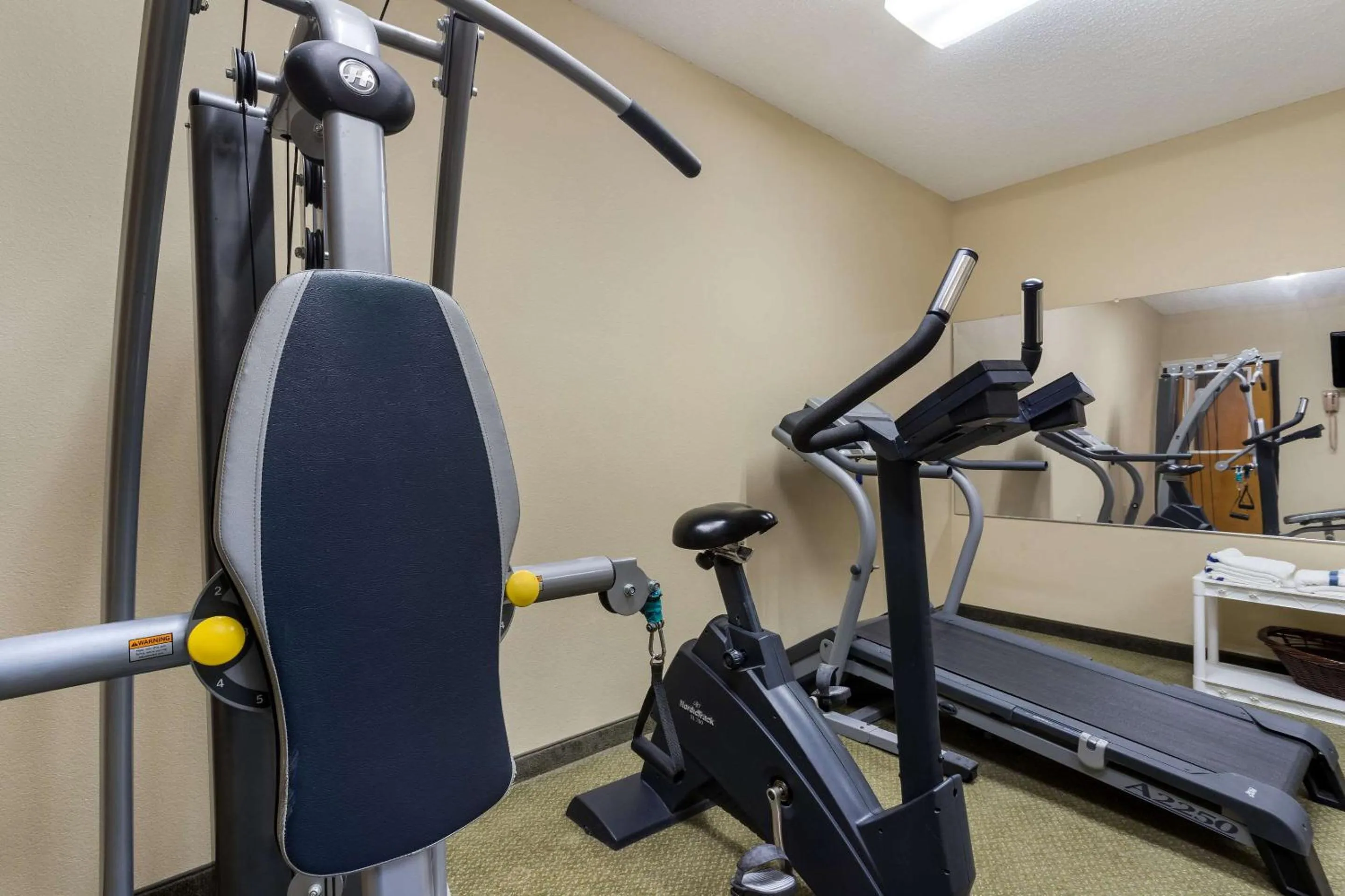 Fitness centre/facilities in Quality Inn & Suites Pearl-Jackson
