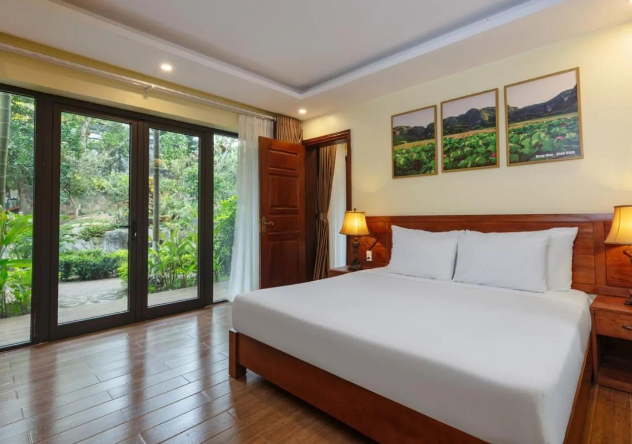 Bed in Bai Dinh Garden Resort & Spa