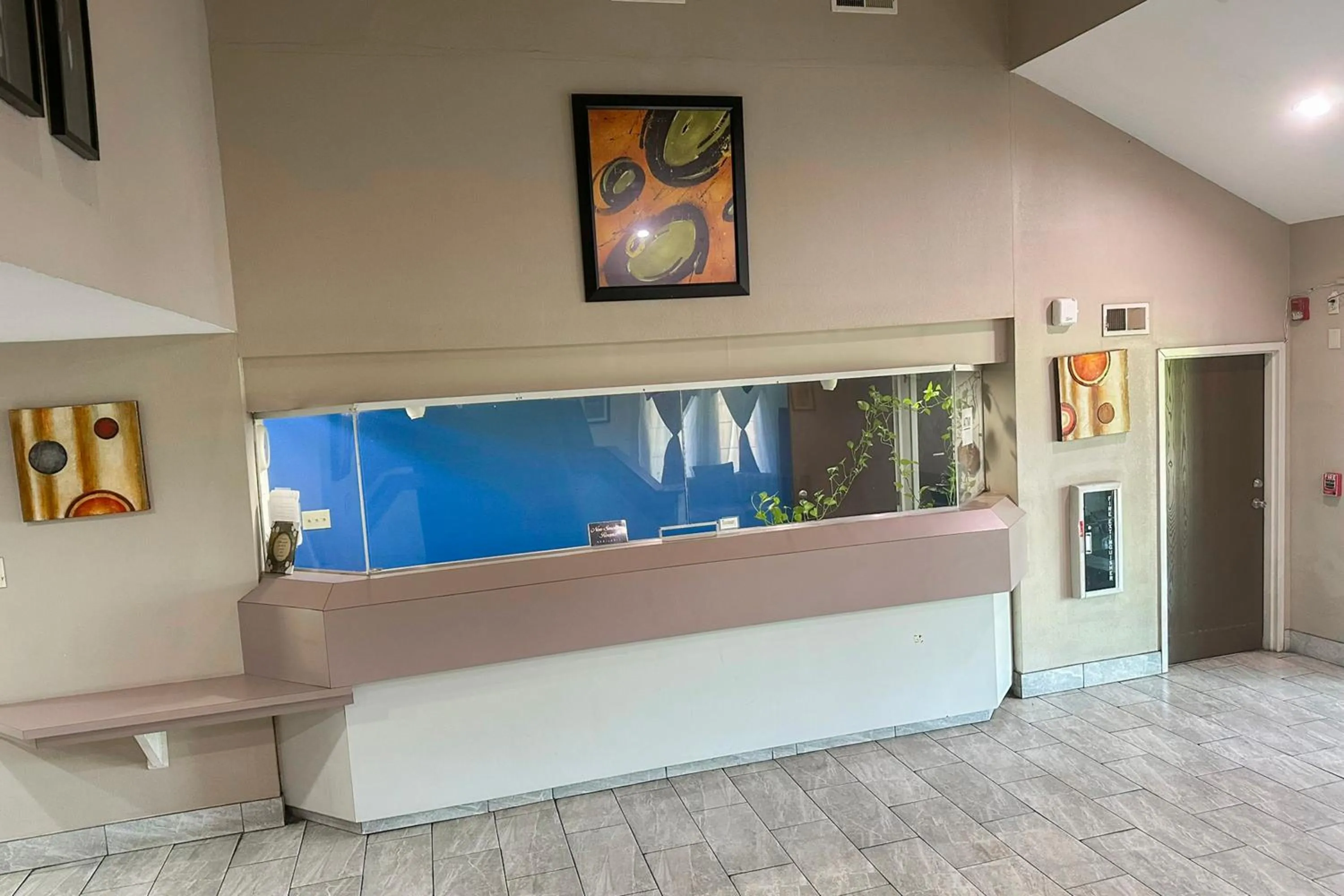 Lobby or reception, Bed in Classic Inn By Townhouse American Way Memphis I 240