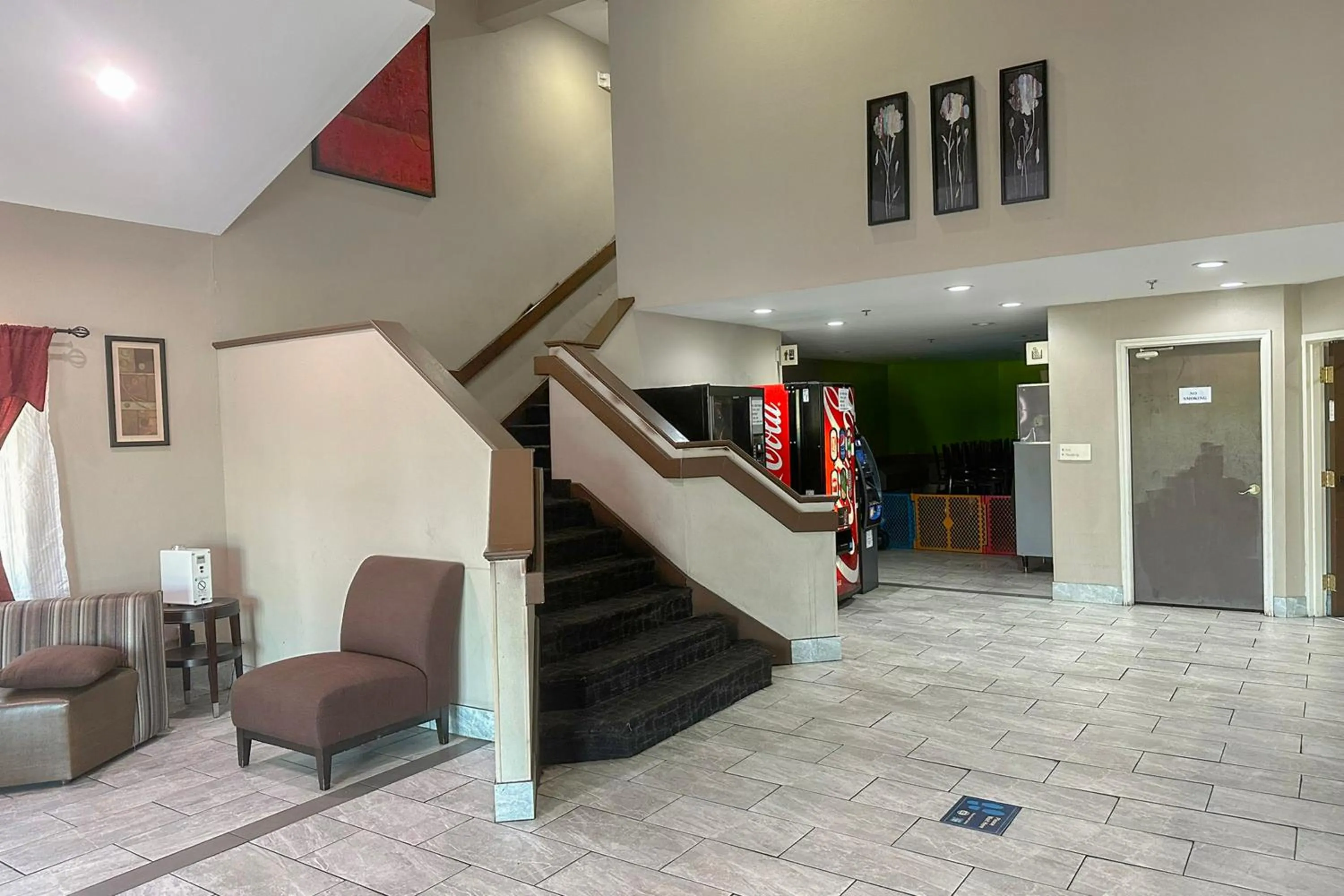 Lobby or reception in Classic Inn By Townhouse American Way Memphis I 240