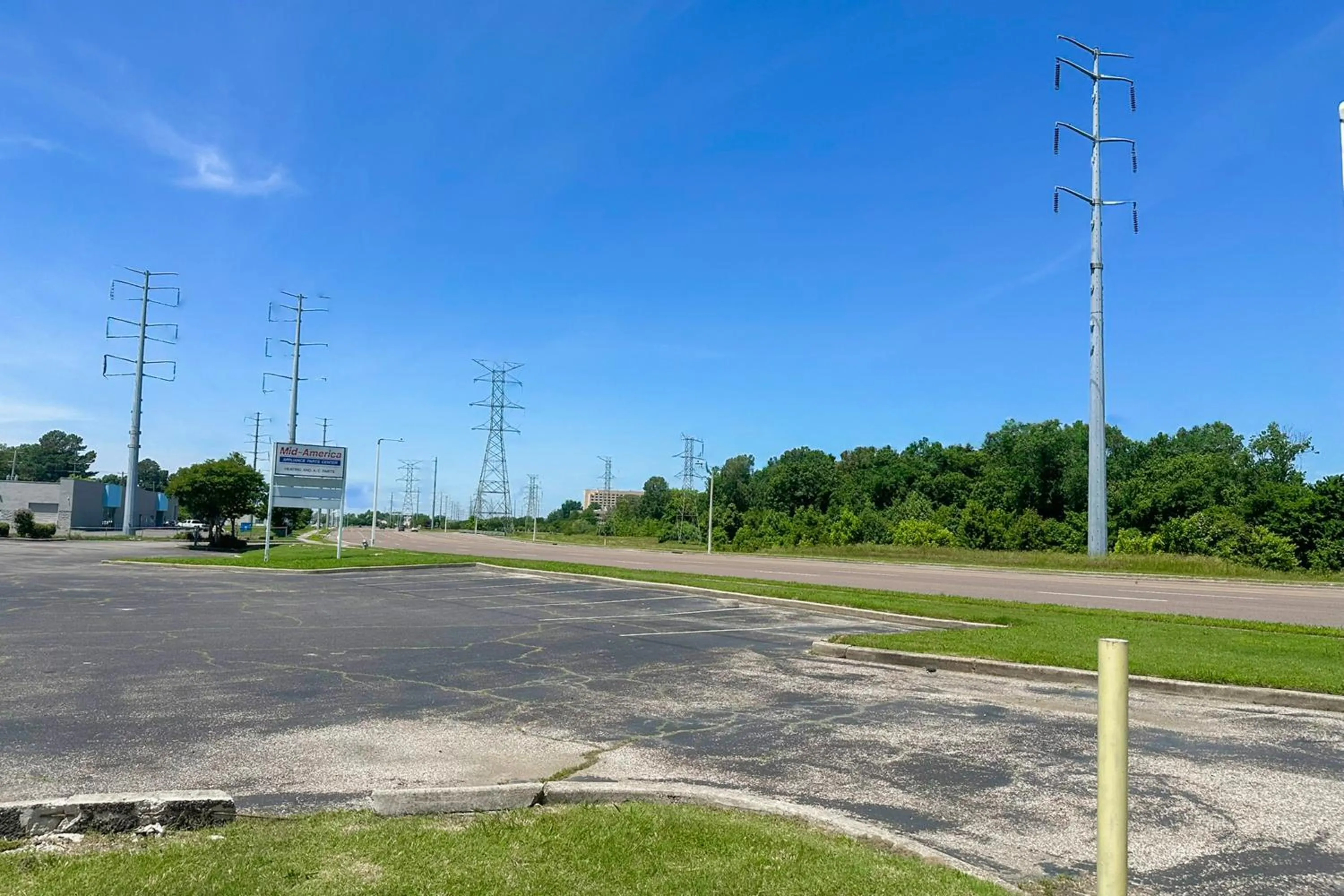 Street view in Classic Inn By Townhouse American Way Memphis I 240
