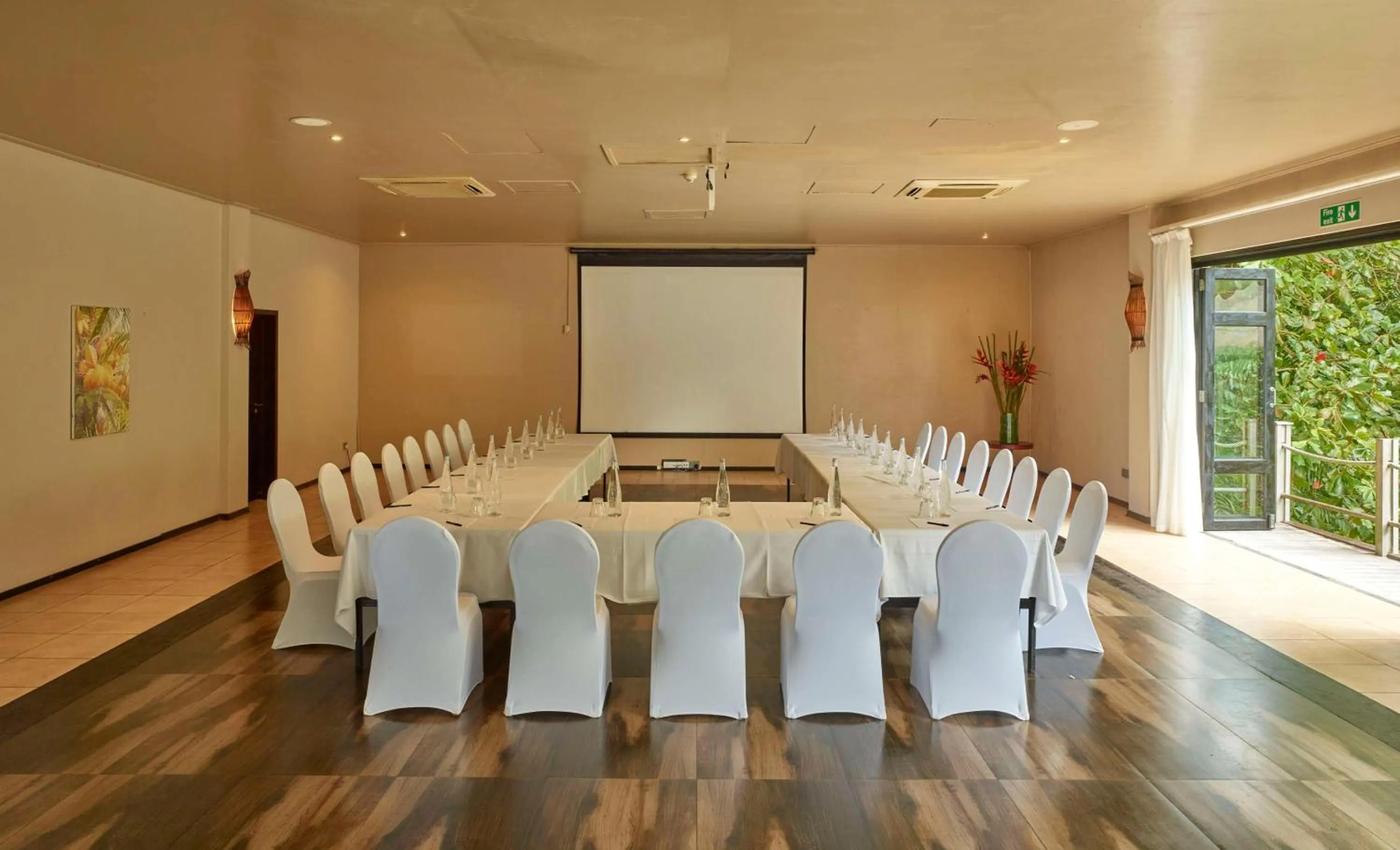 Meeting/conference room in DoubleTree by Hilton Seychelles Allamanda Resort & Spa