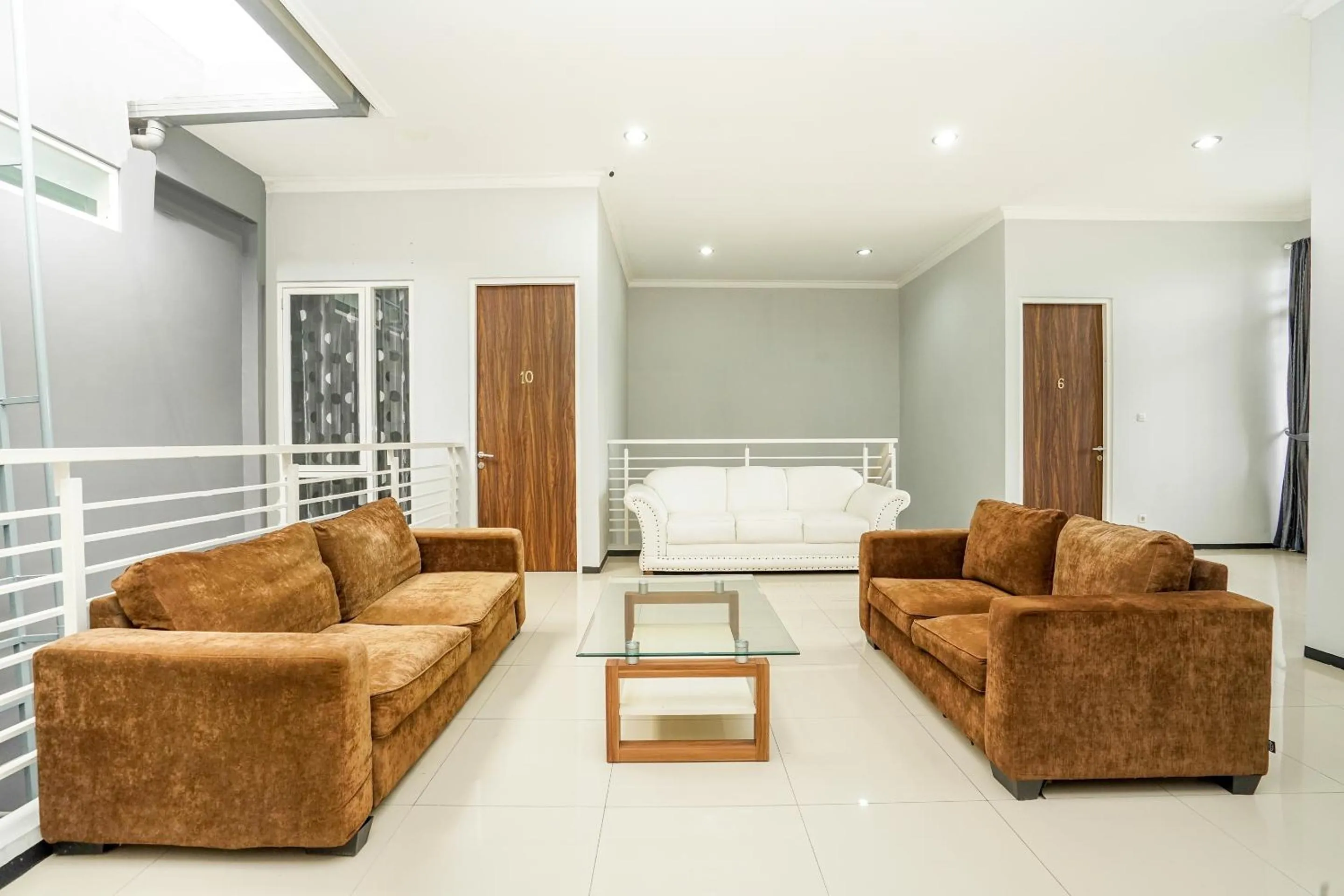 Living room in RedDoorz near Surabaya Zoo