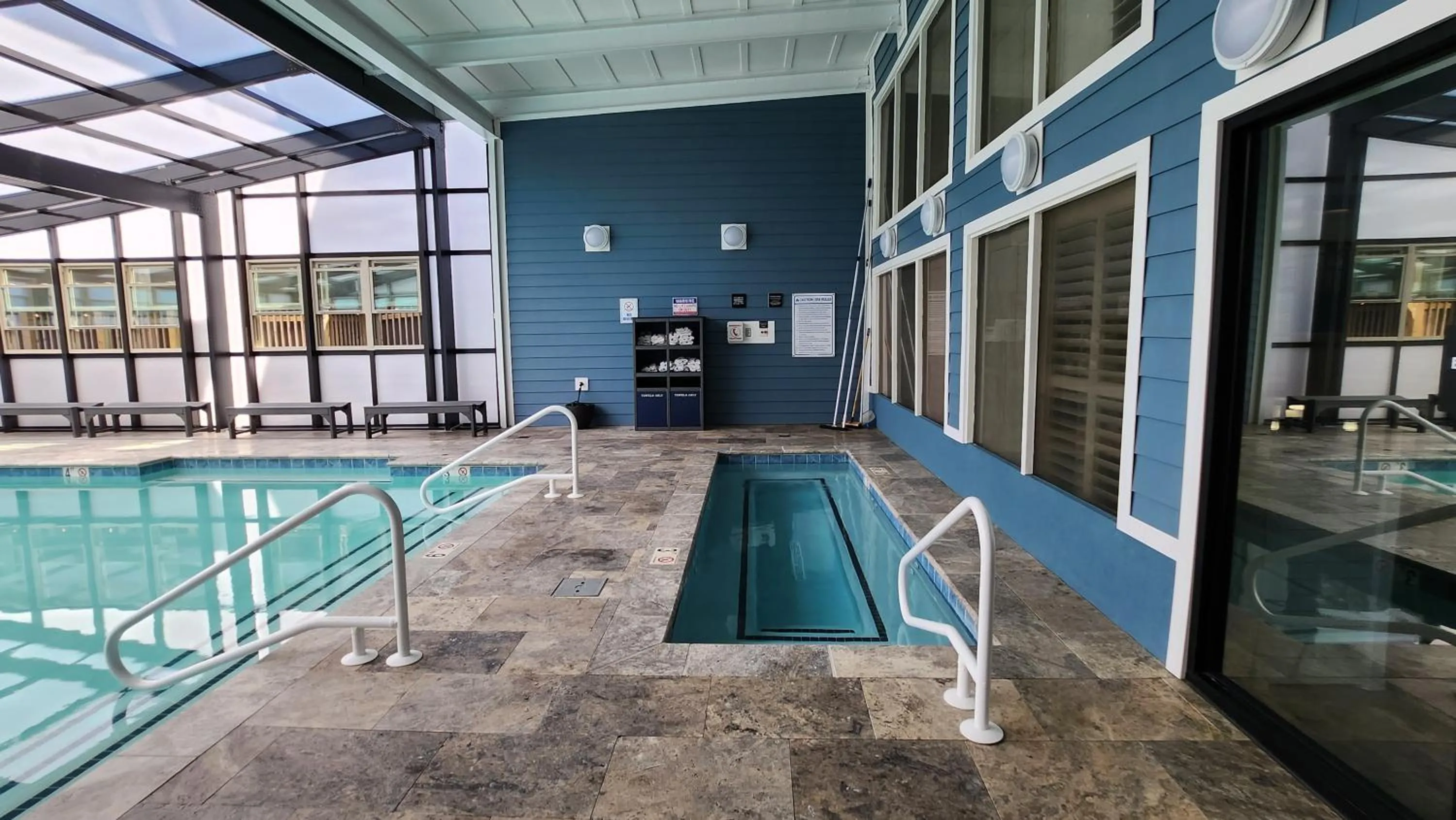Swimming pool in Ramada Plaza by Wyndham Nags Head Oceanfront