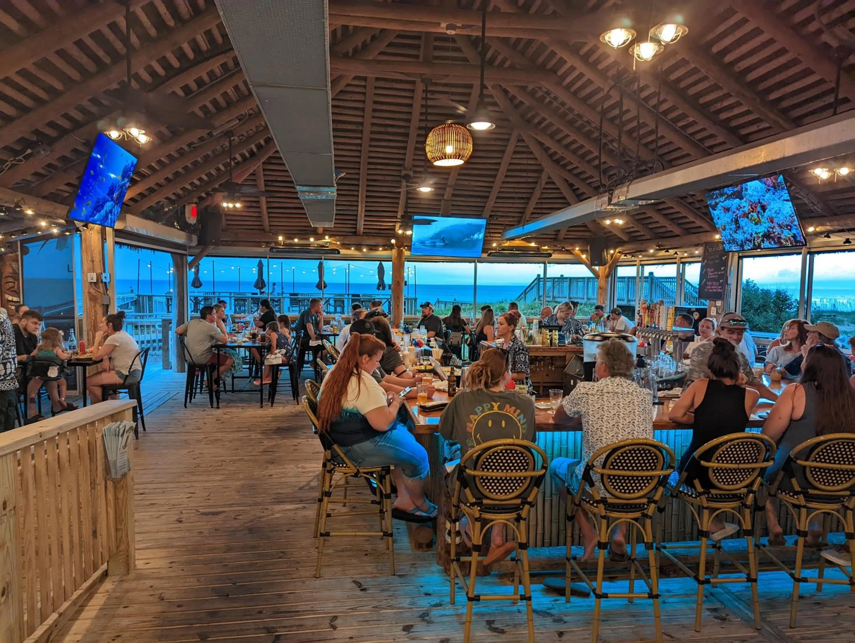 Restaurant/places to eat in Ramada Plaza by Wyndham Nags Head Oceanfront