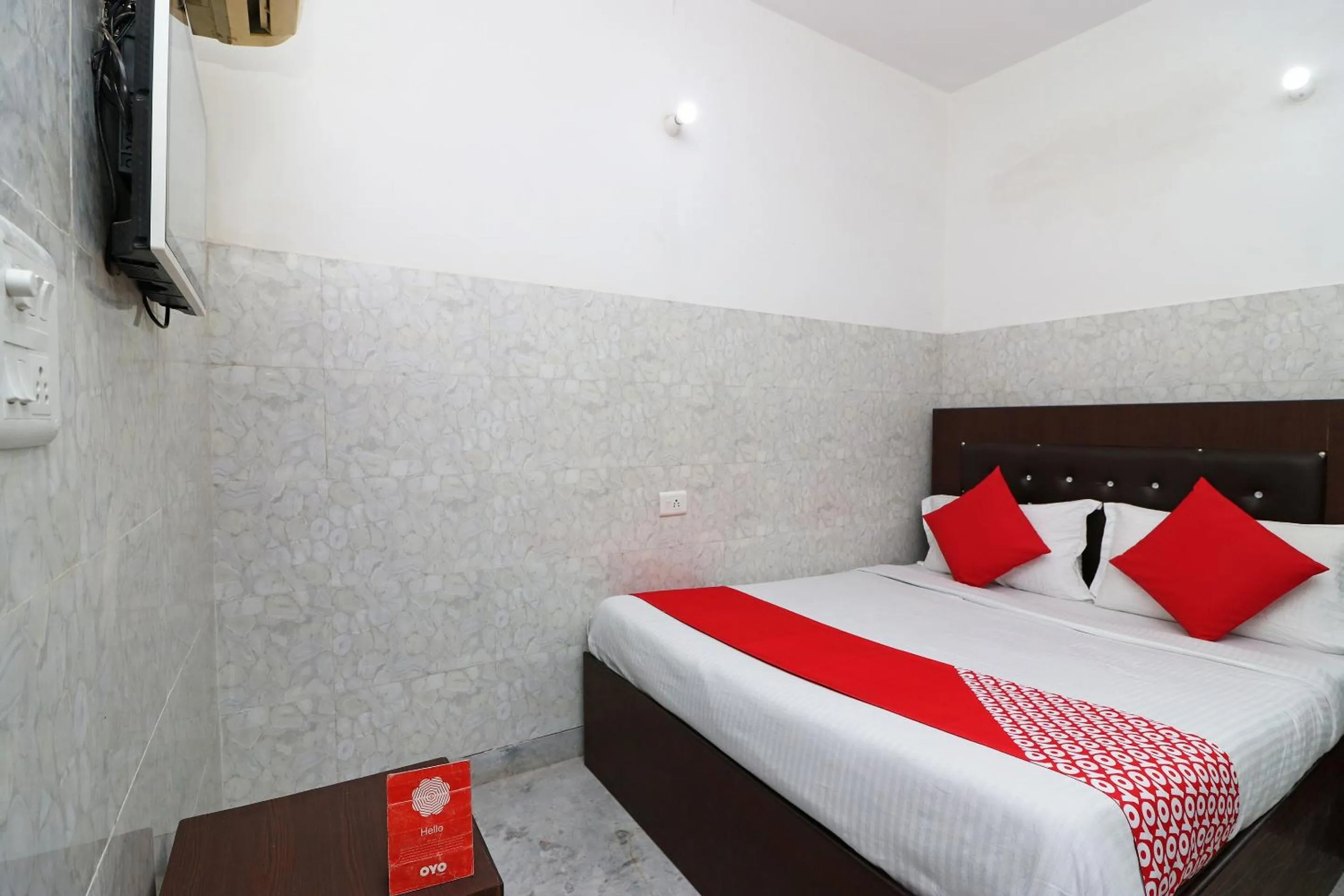 Classic Triple Room - single occupancy in Hotel O Zaki Hs Near Taj Mahal