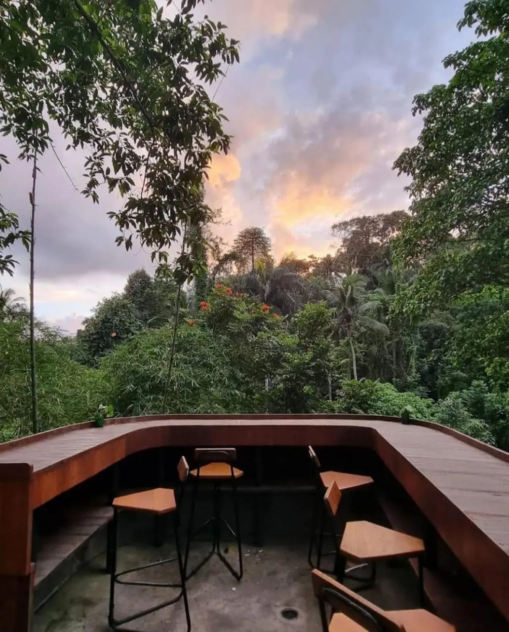 Restaurant/places to eat in Umah Lawas Villa Ubud