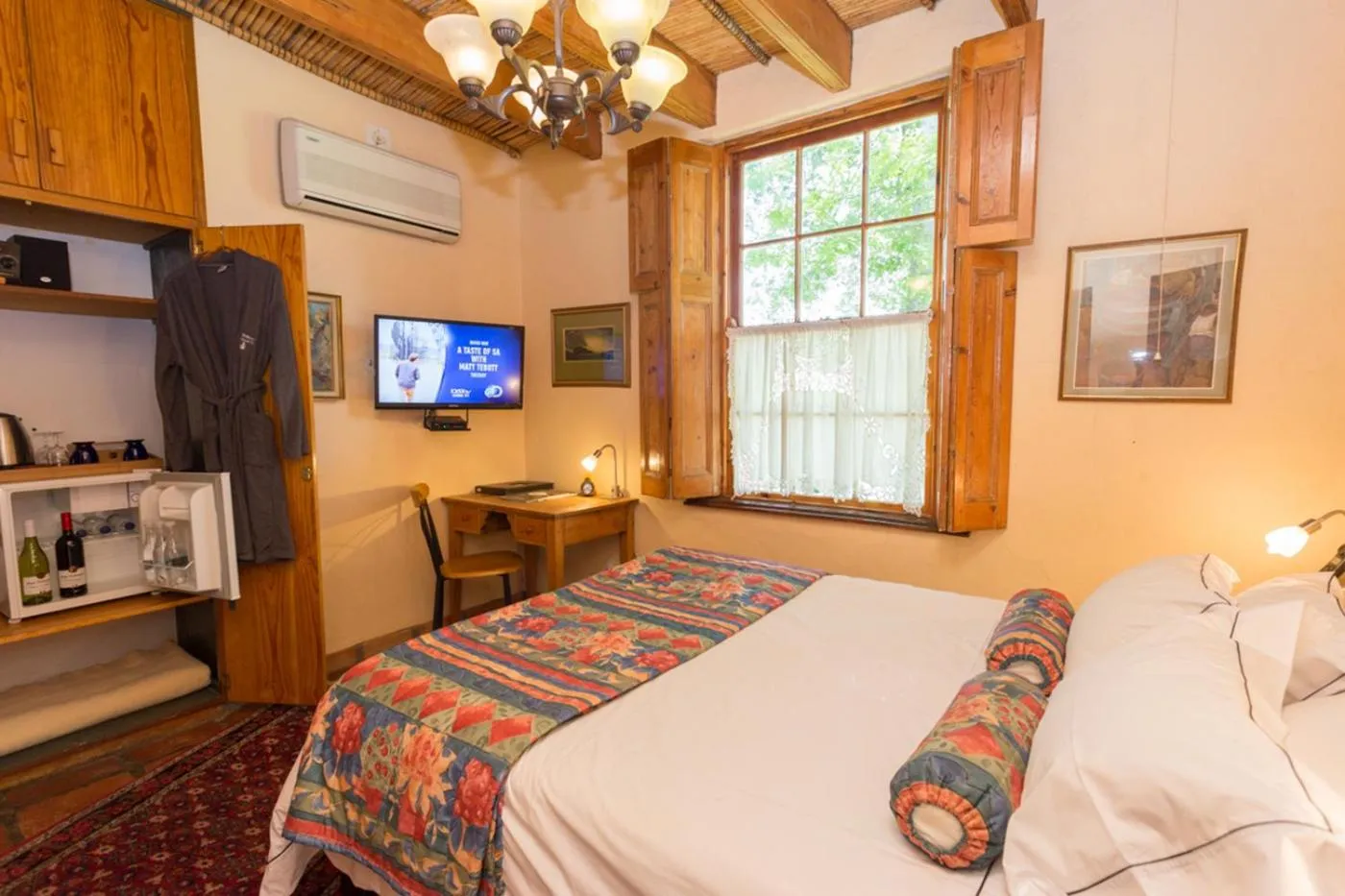 Photo of the whole room, Bed in Oude Wellington Estate