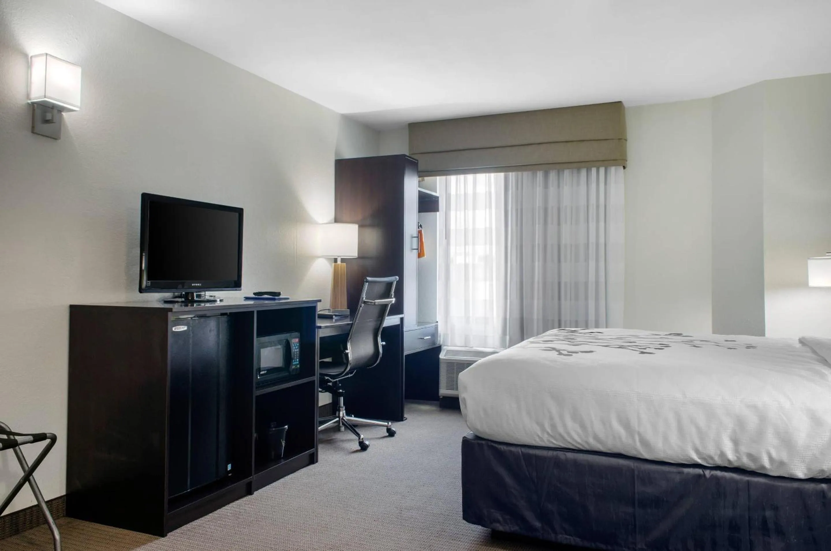 Bedroom, Bed in Sleep Inn Baton Rouge East I-12