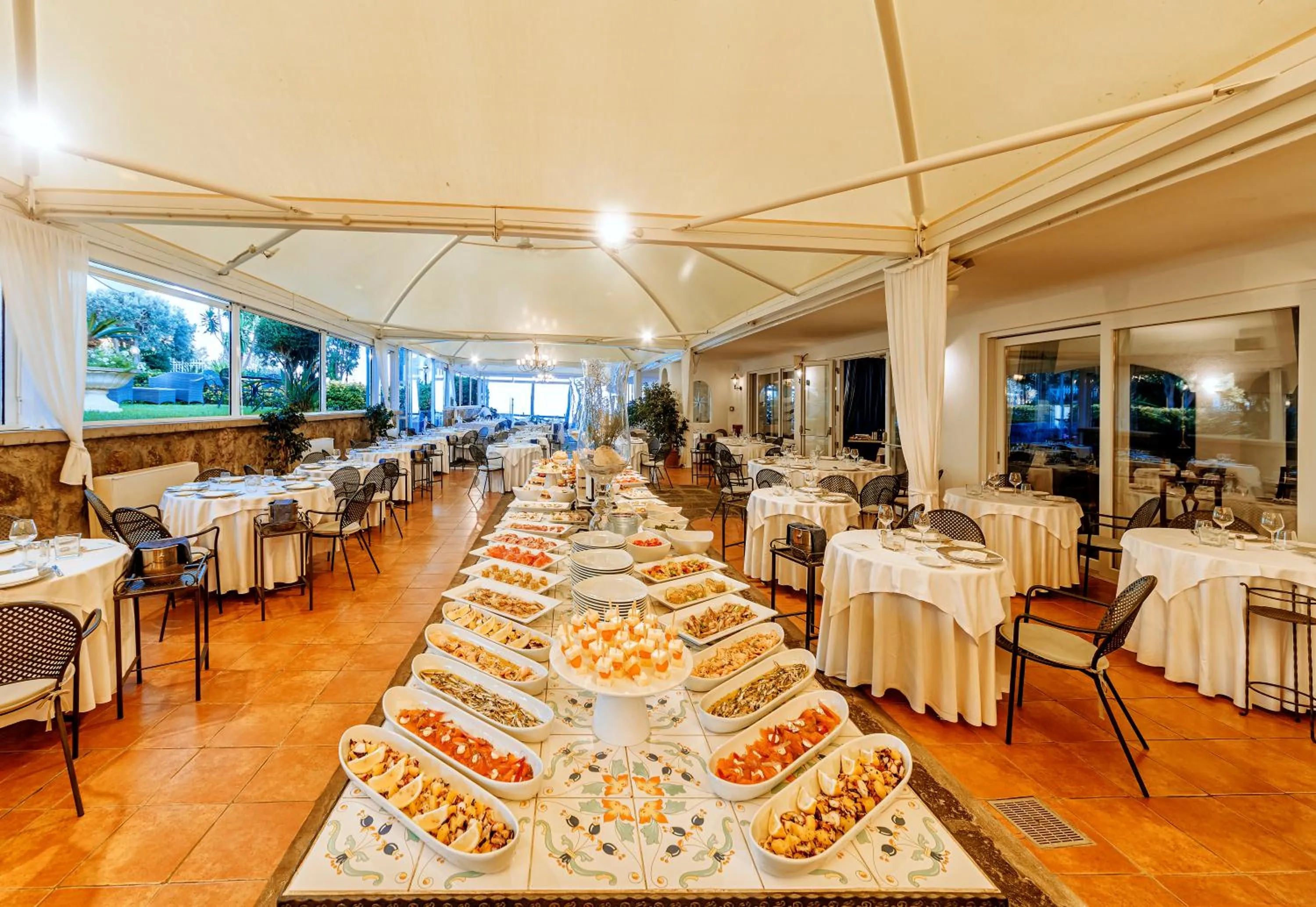 Restaurant/places to eat in Hotel Grazia alla Scannella