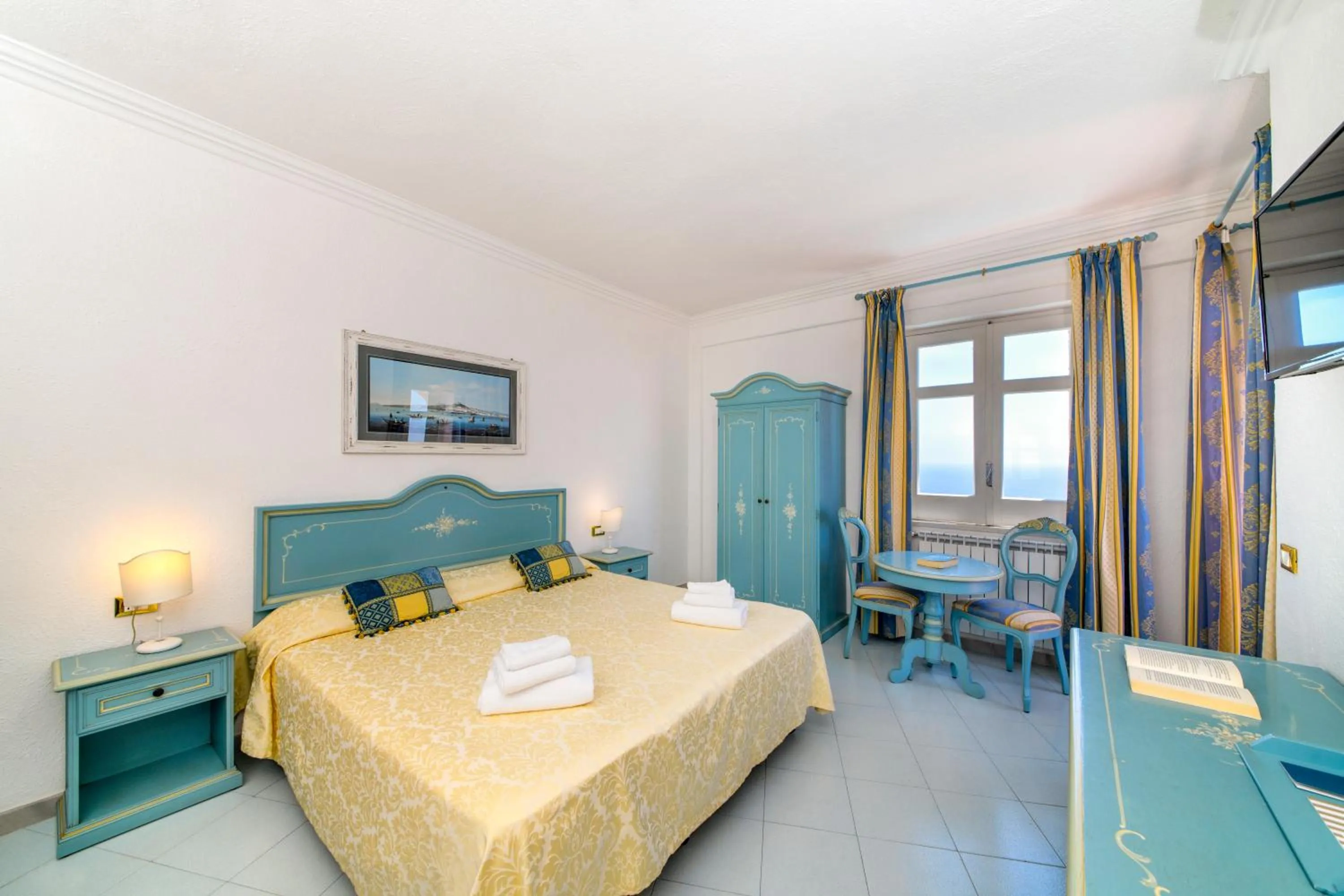 Photo of the whole room, Bed in Hotel Grazia alla Scannella