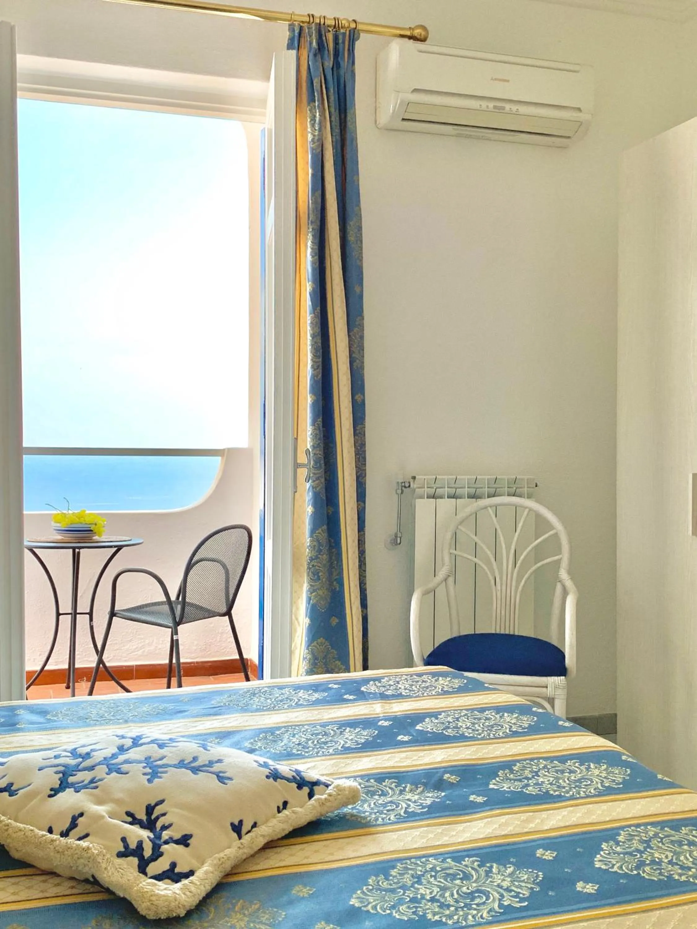 Bedroom, Bed in Hotel Grazia alla Scannella