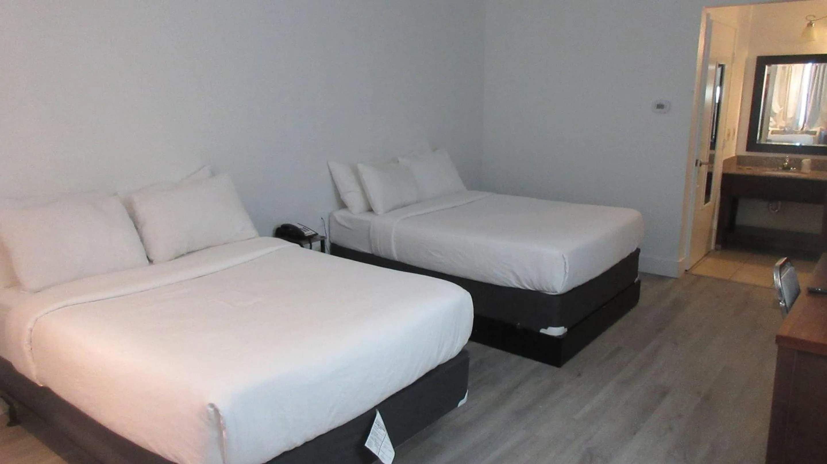 Bedroom in Rancho Cordova Inn