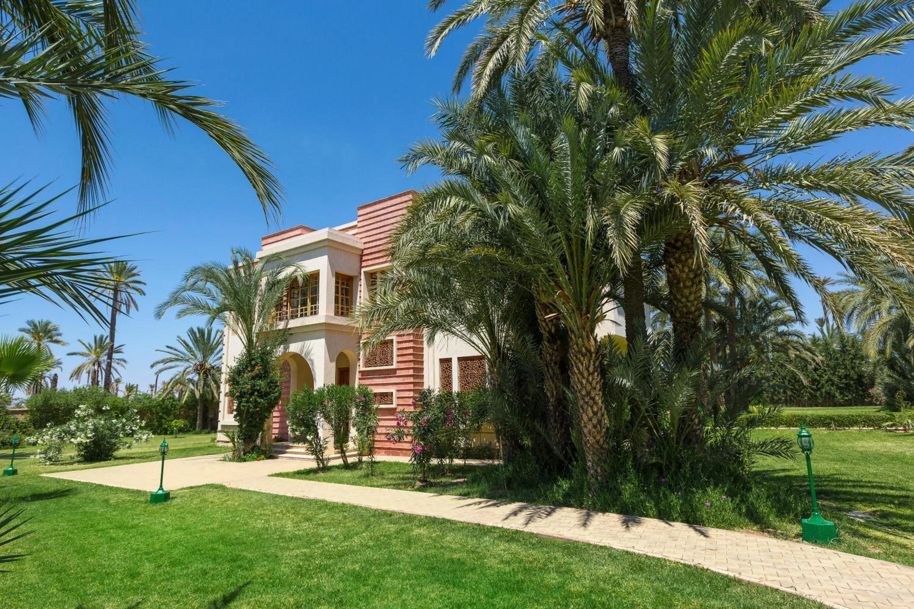 Facade/entrance in Domaine Rosaroum