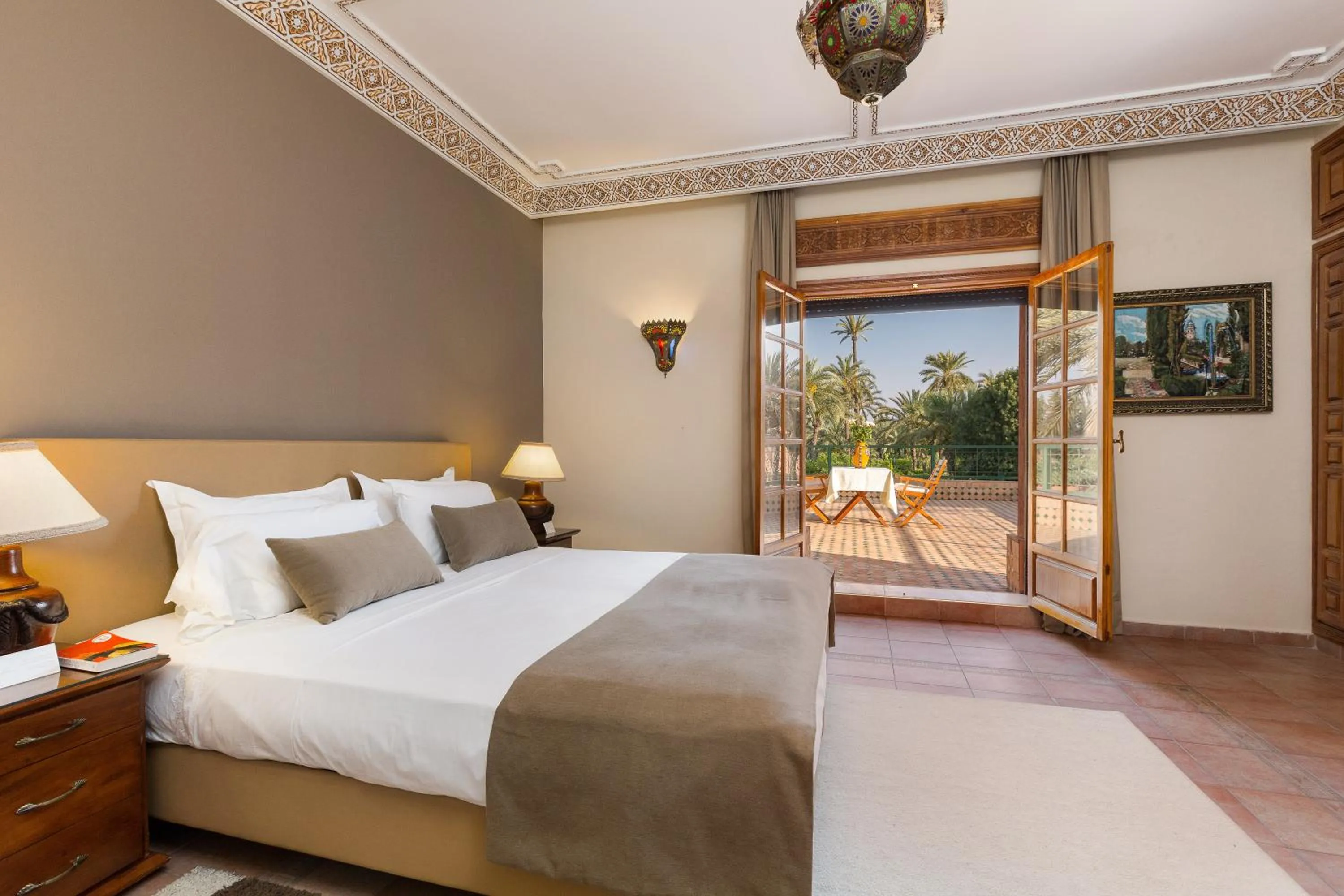 Day, Bed in Domaine Rosaroum