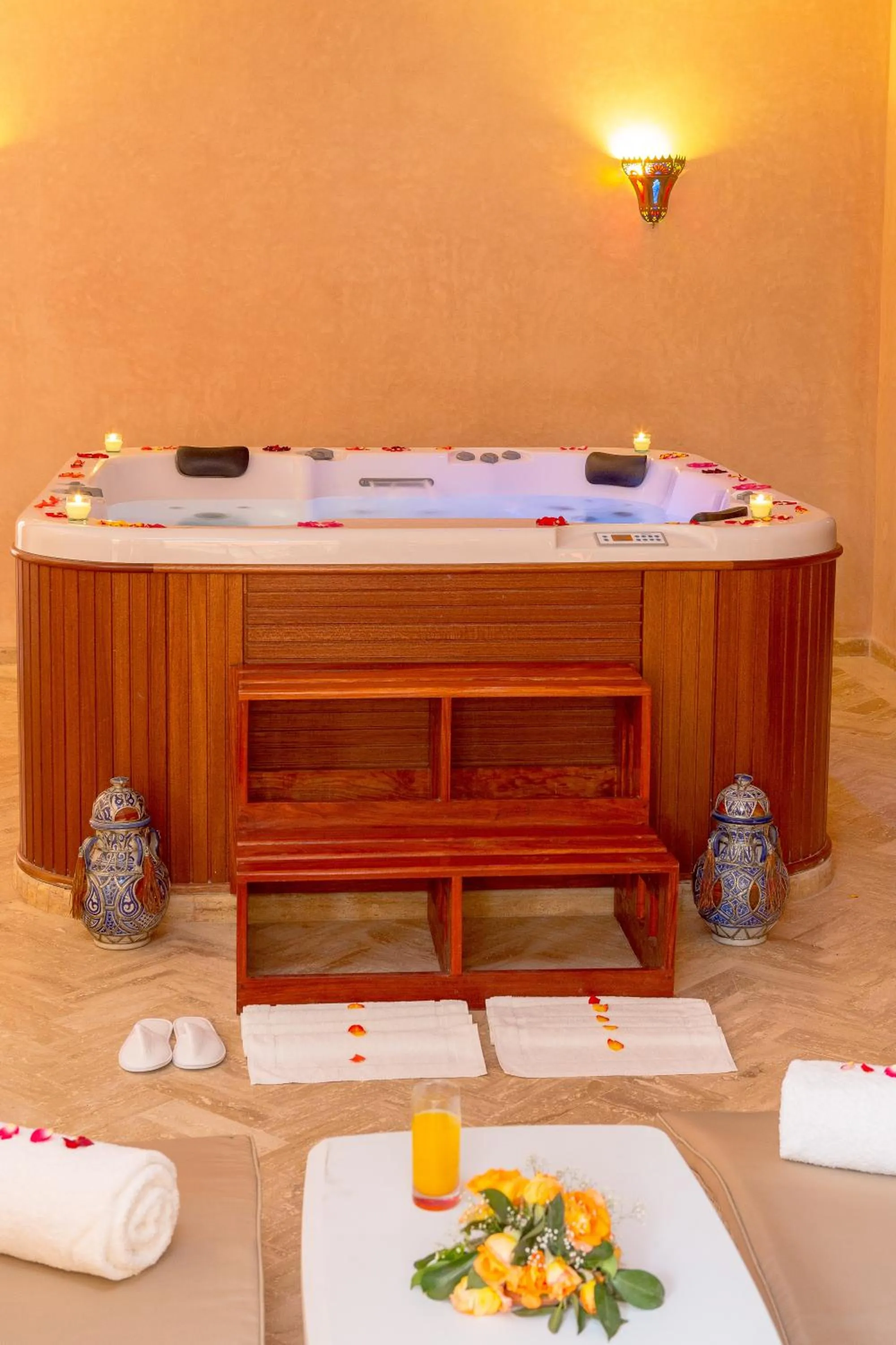 Hot Tub in Domaine Rosaroum