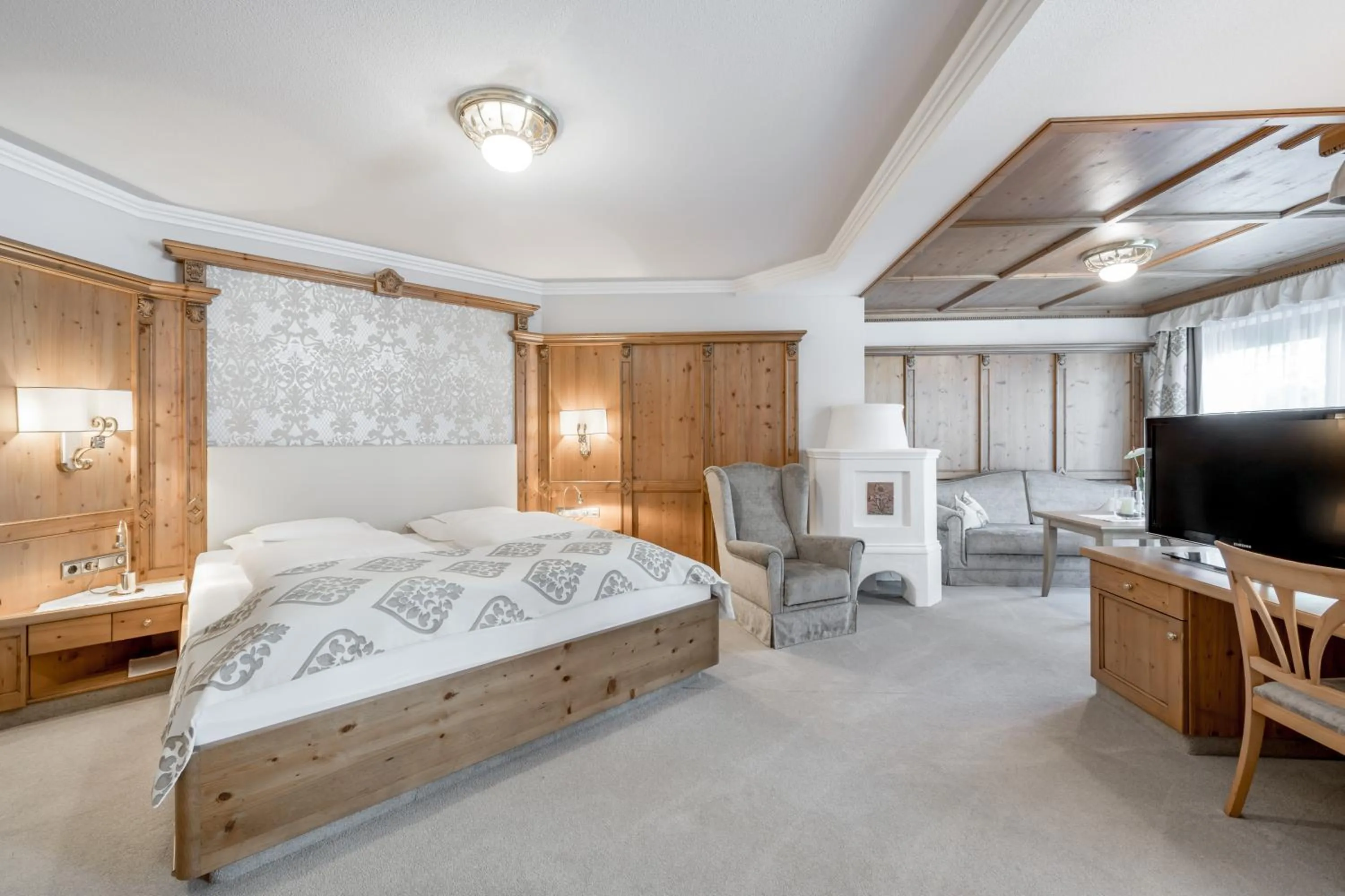 Photo of the whole room, Bed in Trofana Royal 5-Sterne Superior Resort