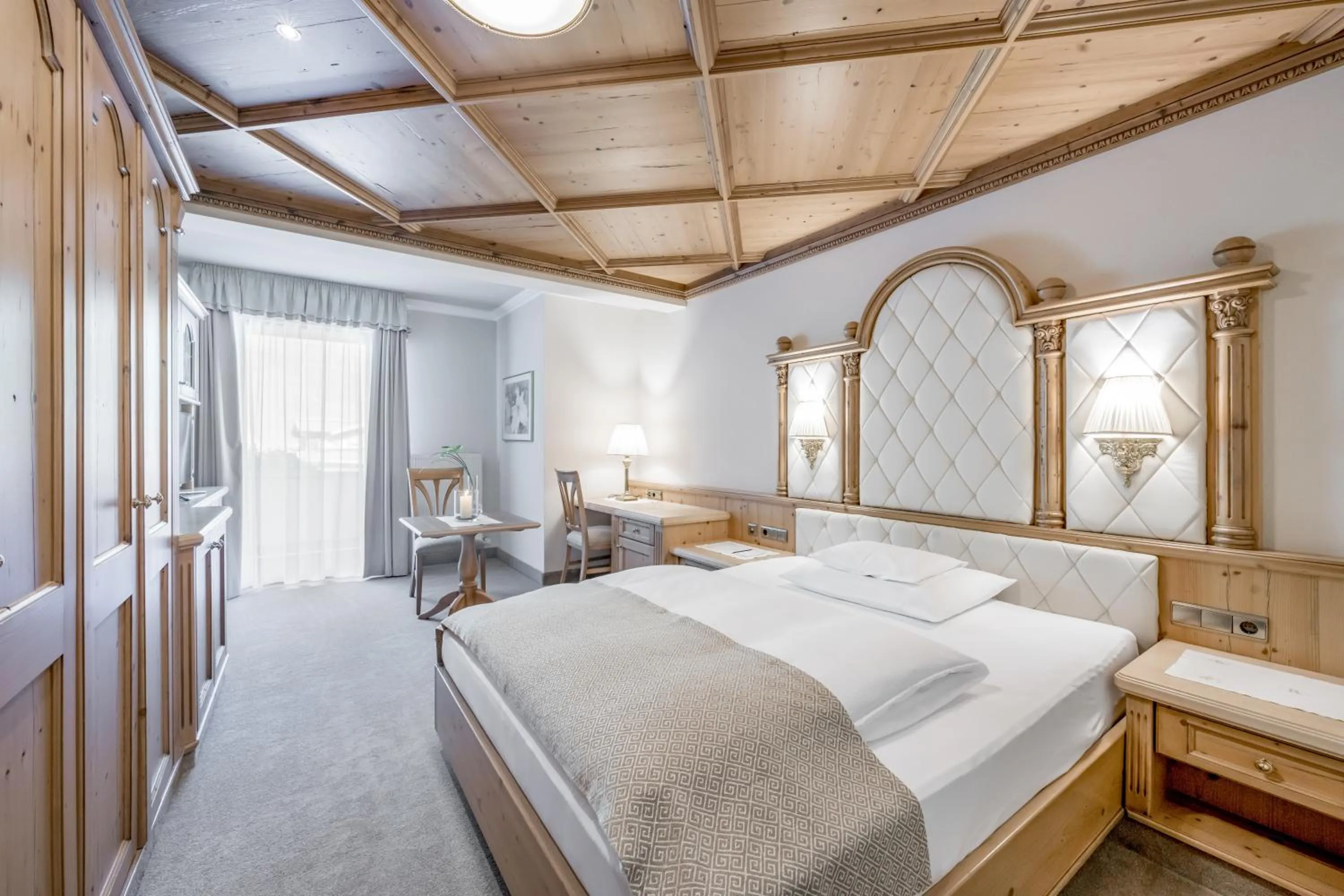 Photo of the whole room, Bed in Trofana Royal 5-Sterne Superior Resort