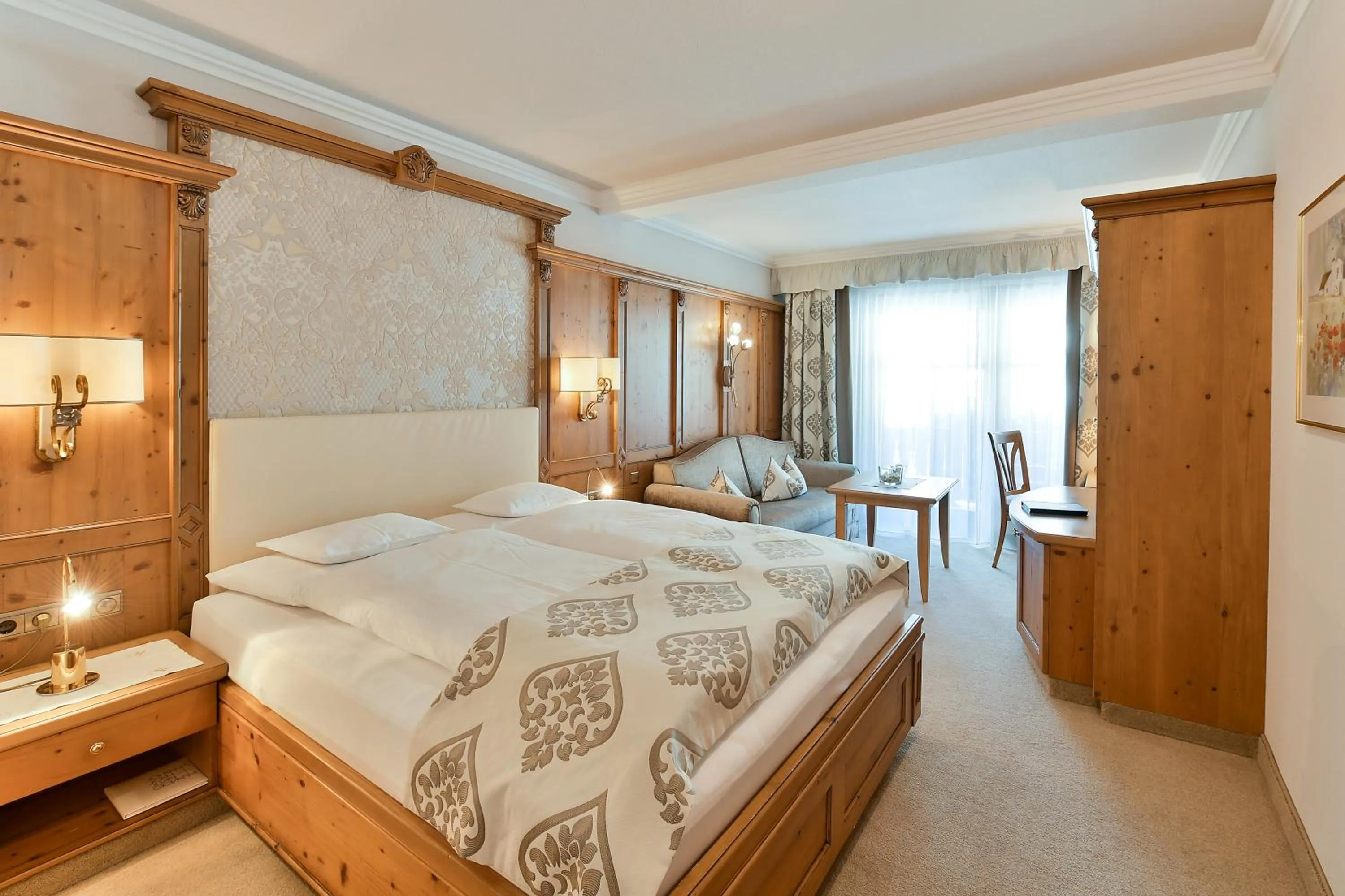 Photo of the whole room, Bed in Trofana Royal 5-Sterne Superior Resort