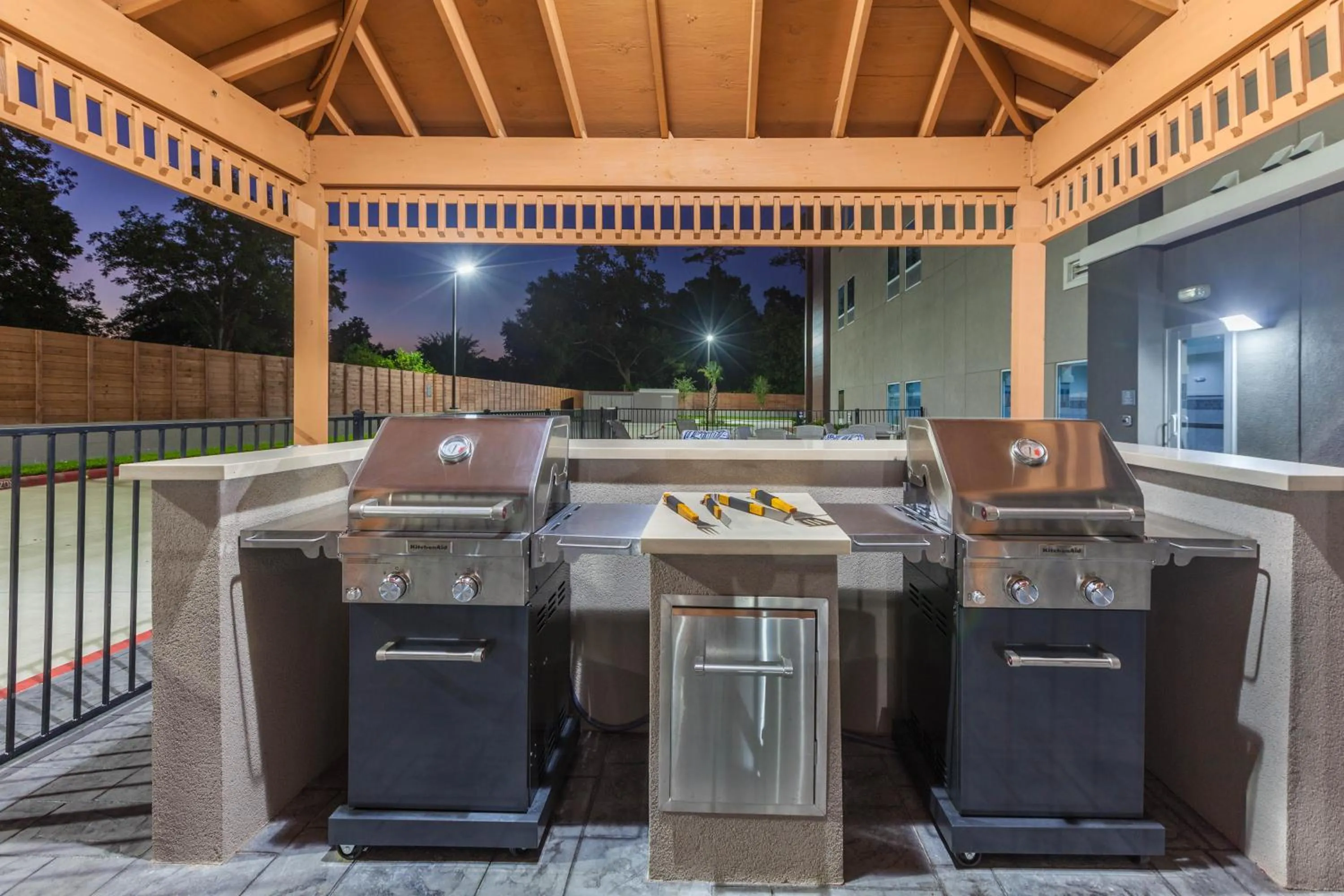 Property building in La Quinta by Wyndham Houston East at Sheldon Rd