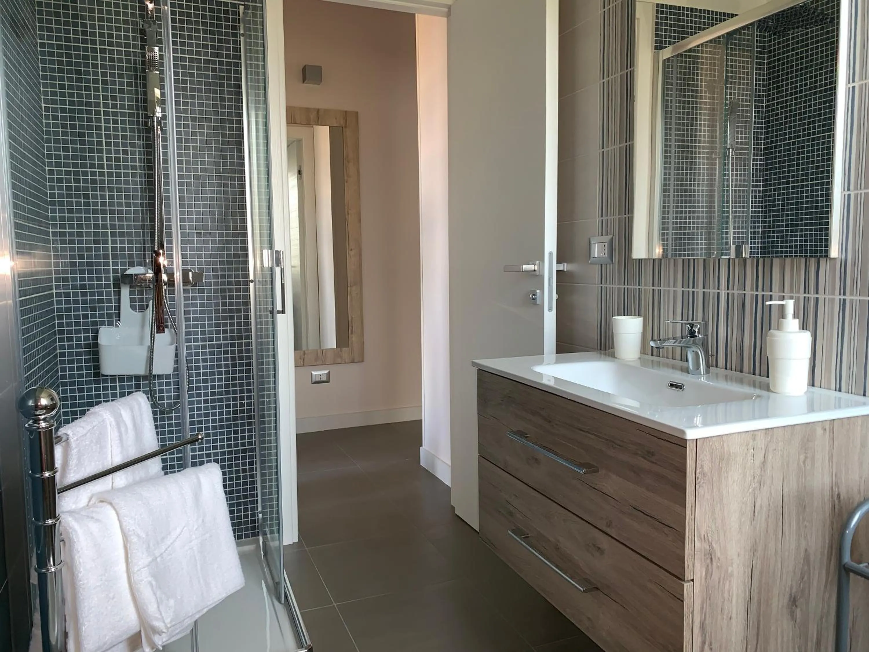 Shower in RED'S apartments