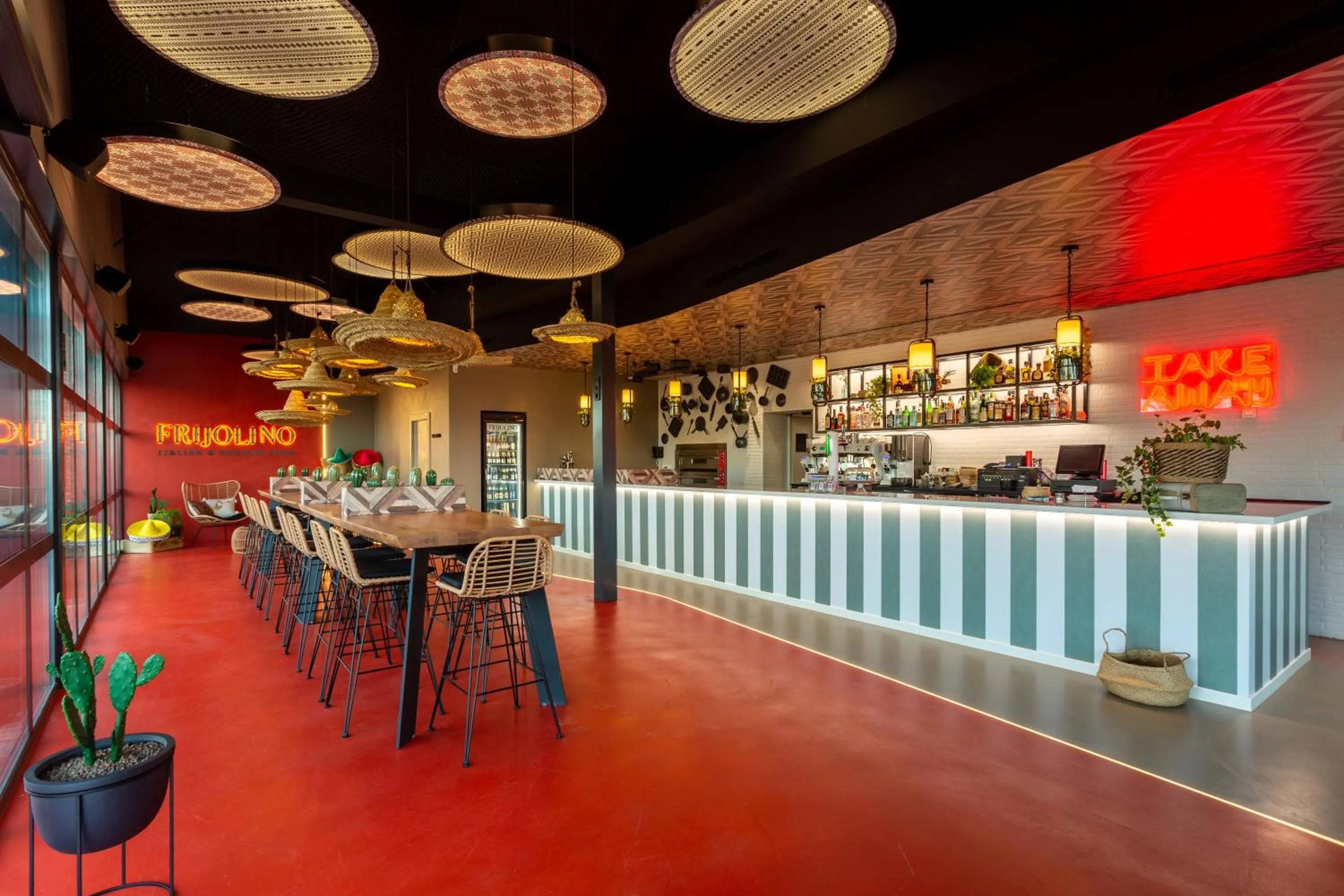 Restaurant/places to eat in La Finca Resort