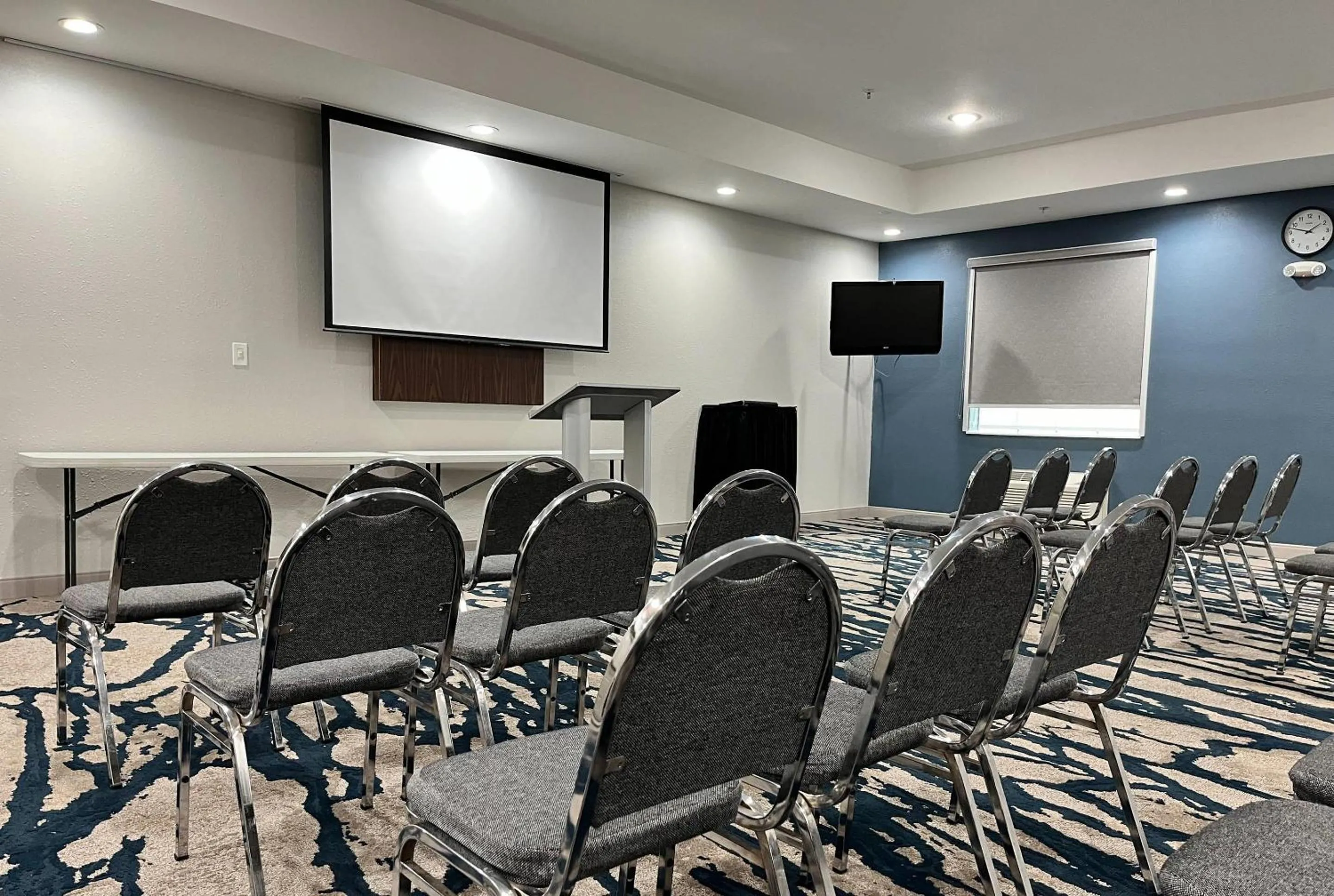 Meeting/conference room in Comfort Suites Oil Center