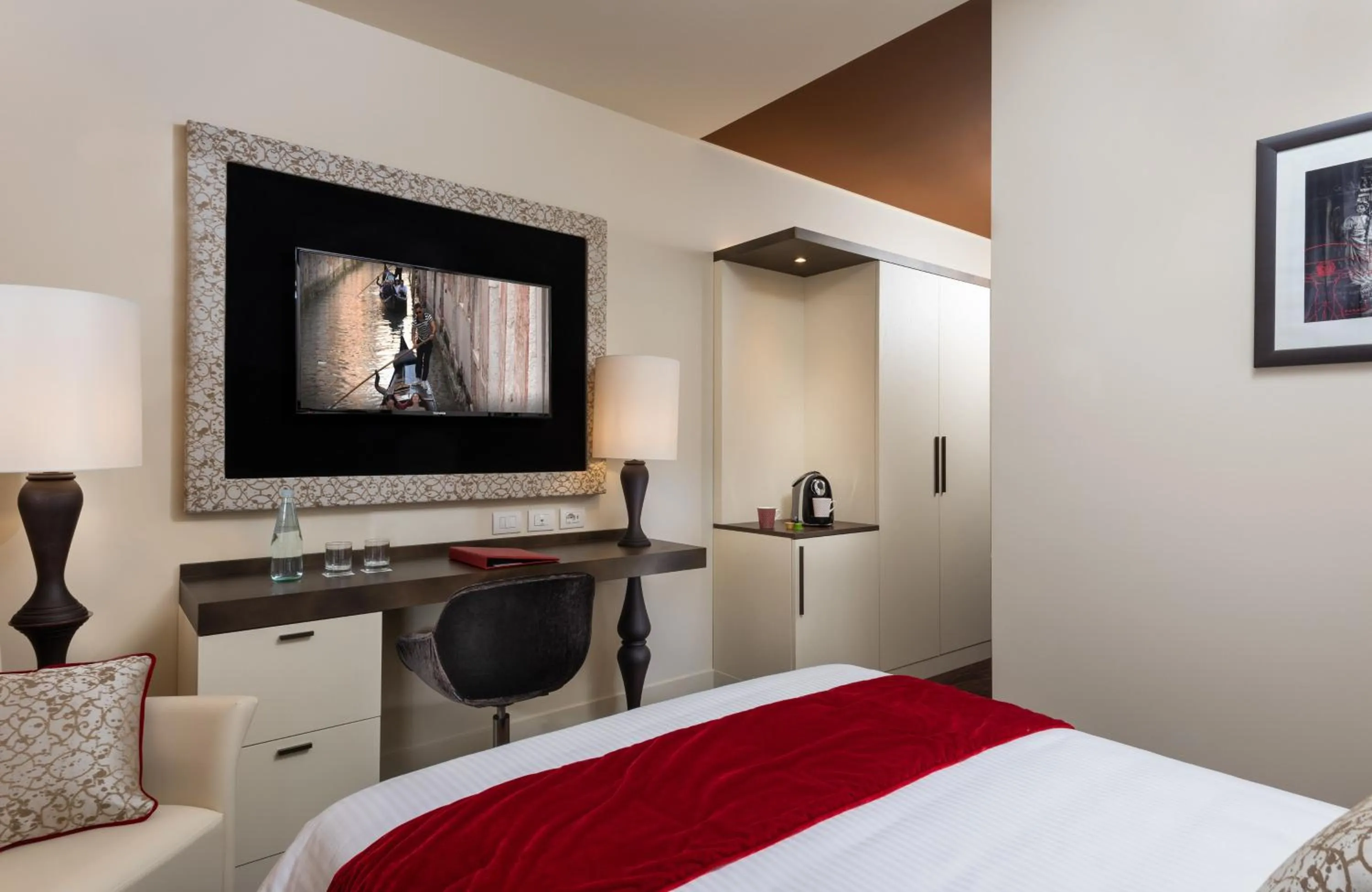 Photo of the whole room, Bed in Leonardo Royal Hotel Venice Mestre