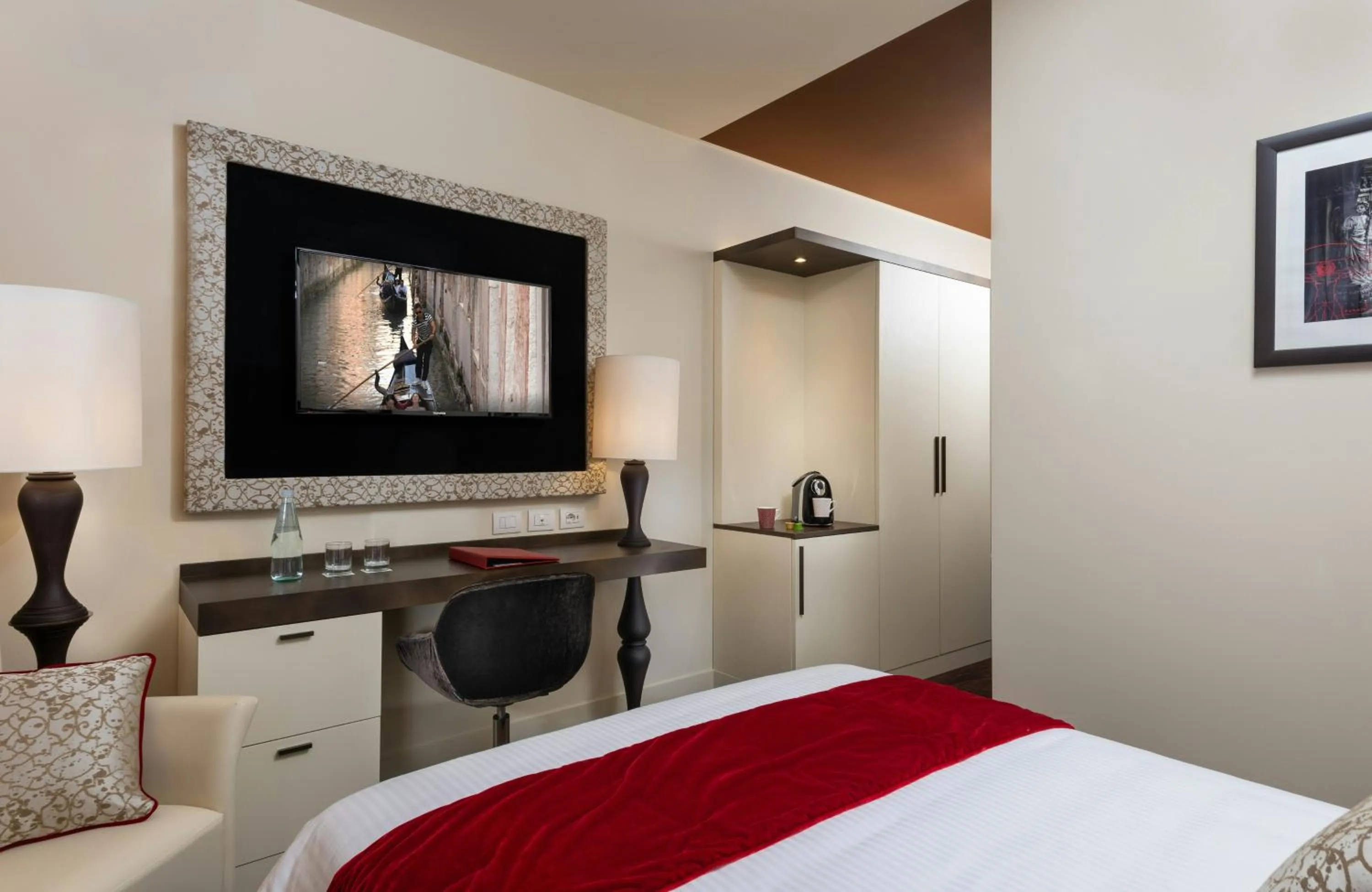 Photo of the whole room, Bed in Leonardo Royal Hotel Venice Mestre