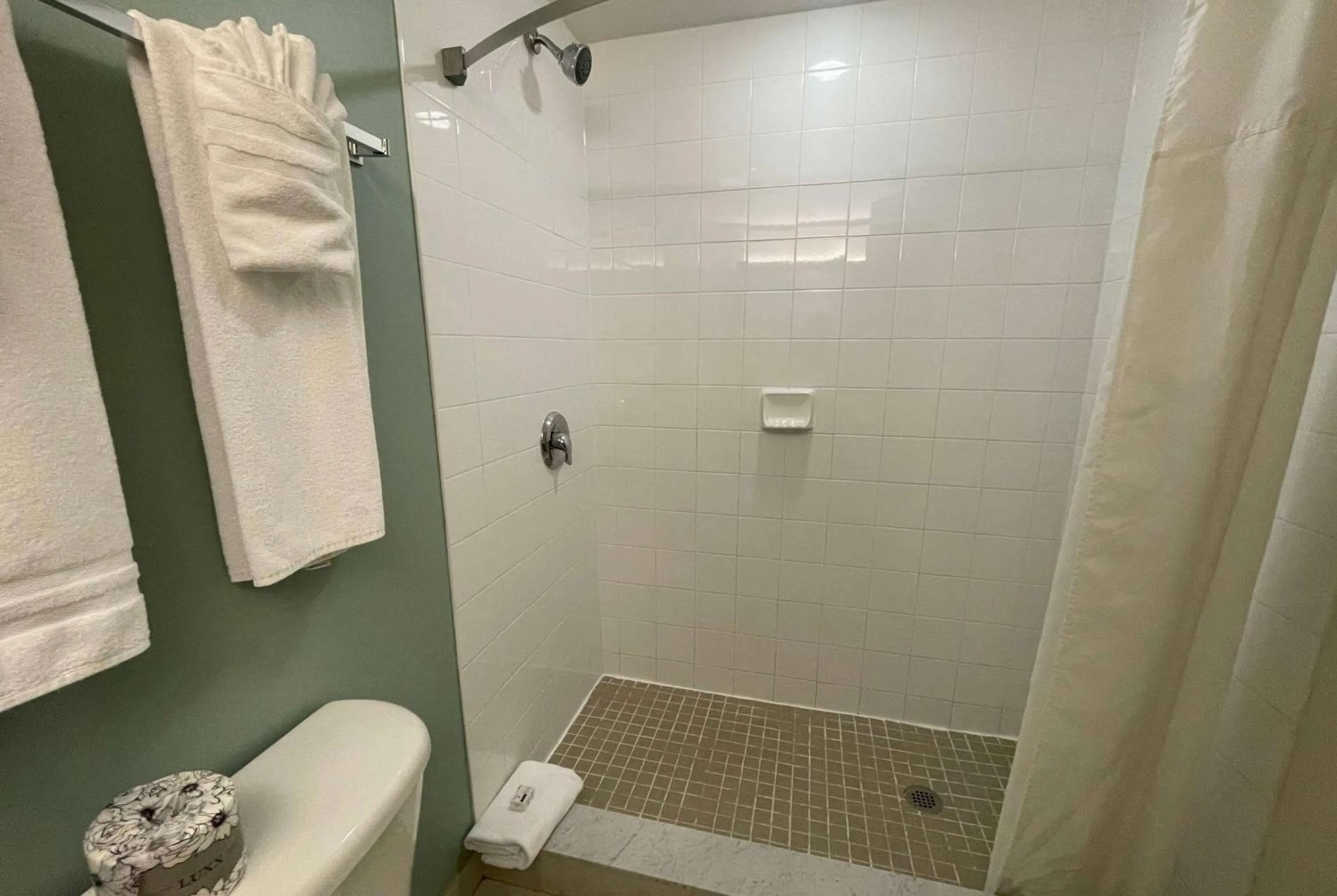 Bathroom in Super 8 by Wyndham Peterborough