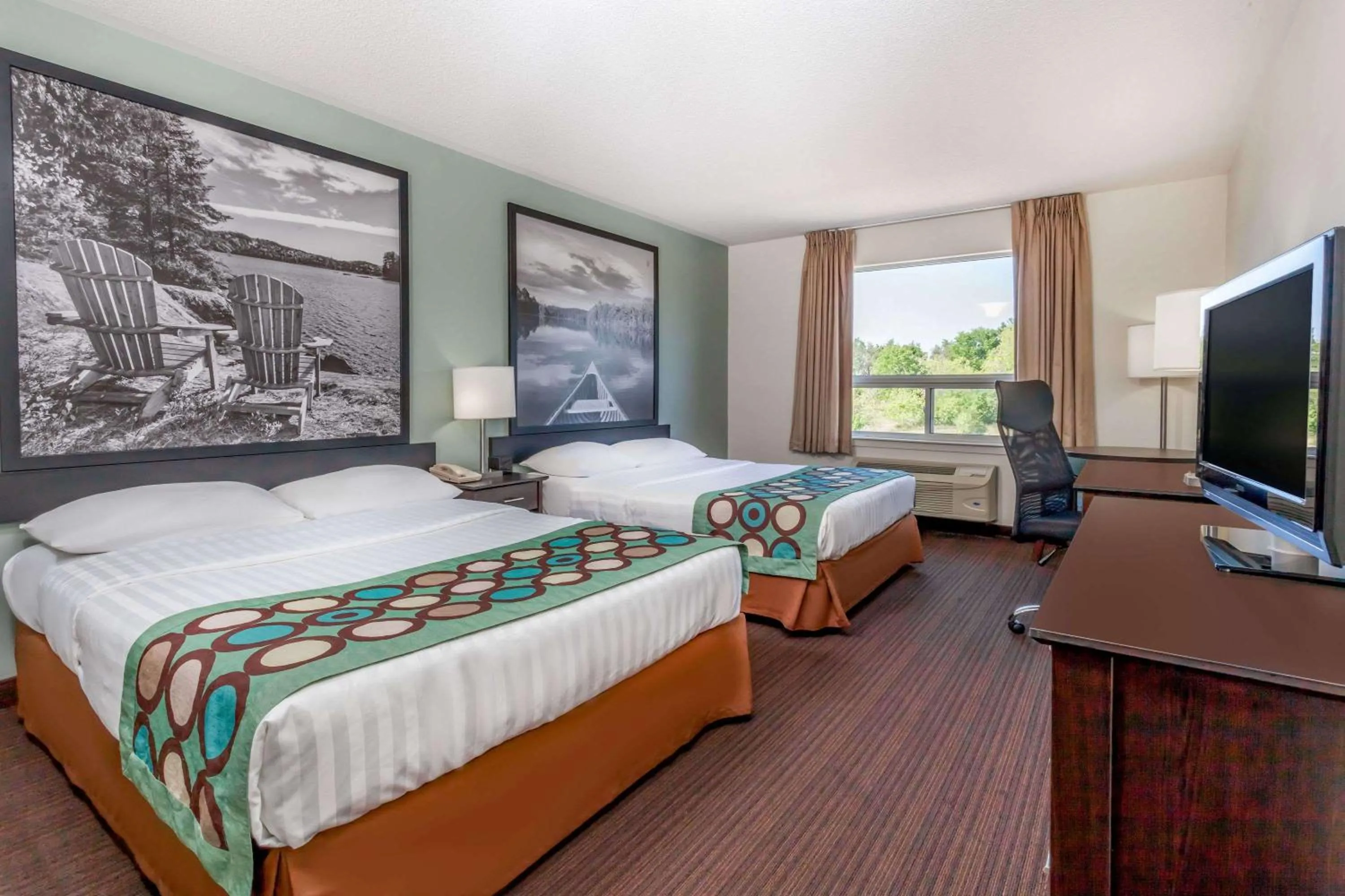 Photo of the whole room, Bed in Super 8 by Wyndham Peterborough