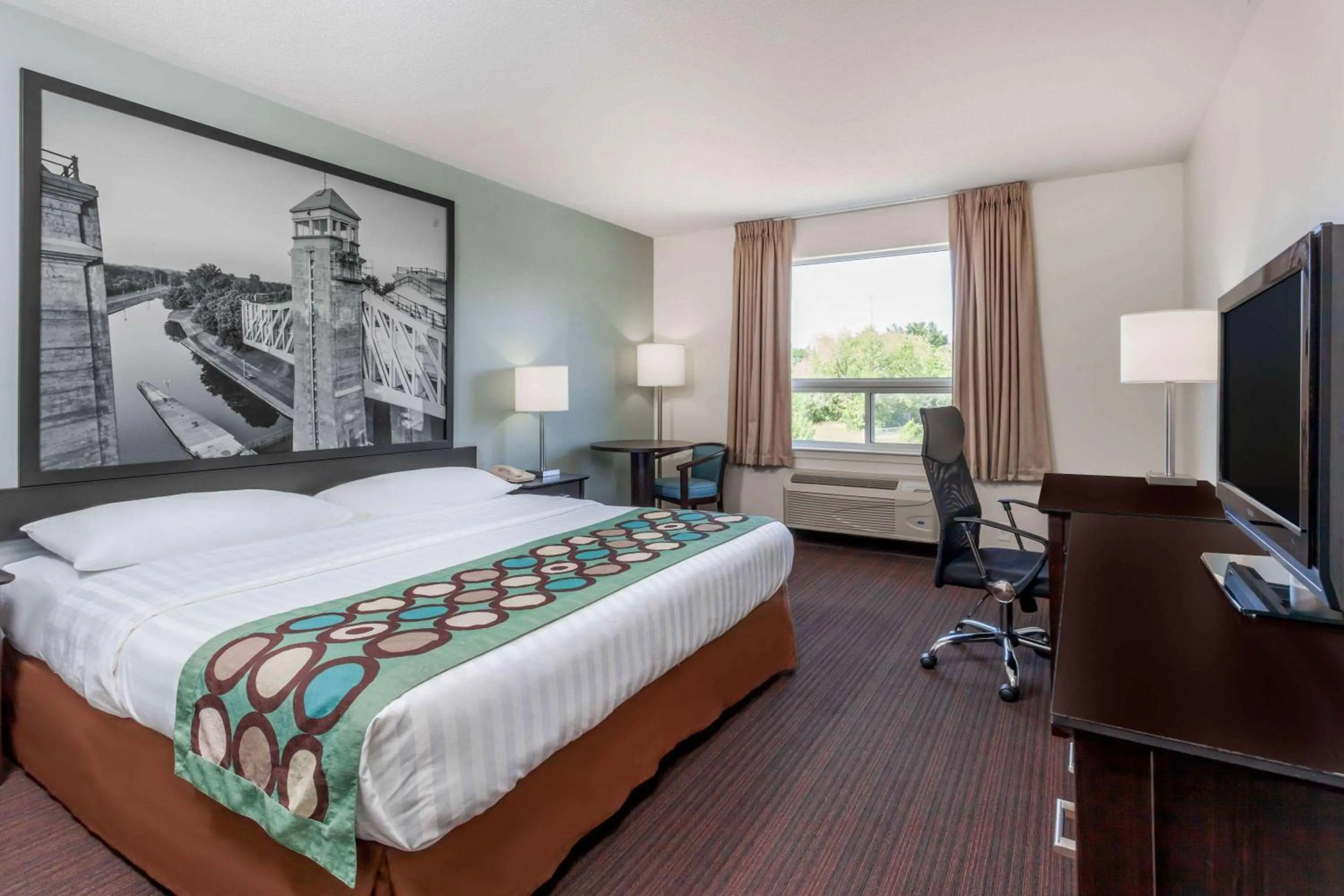 Photo of the whole room, Bed in Super 8 by Wyndham Peterborough