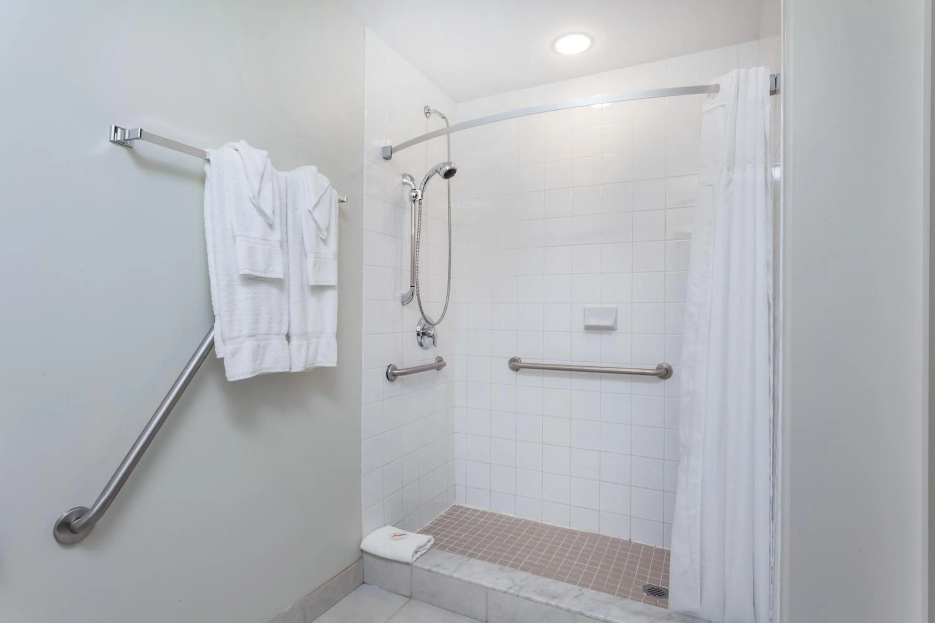 Bathroom in Super 8 by Wyndham Peterborough