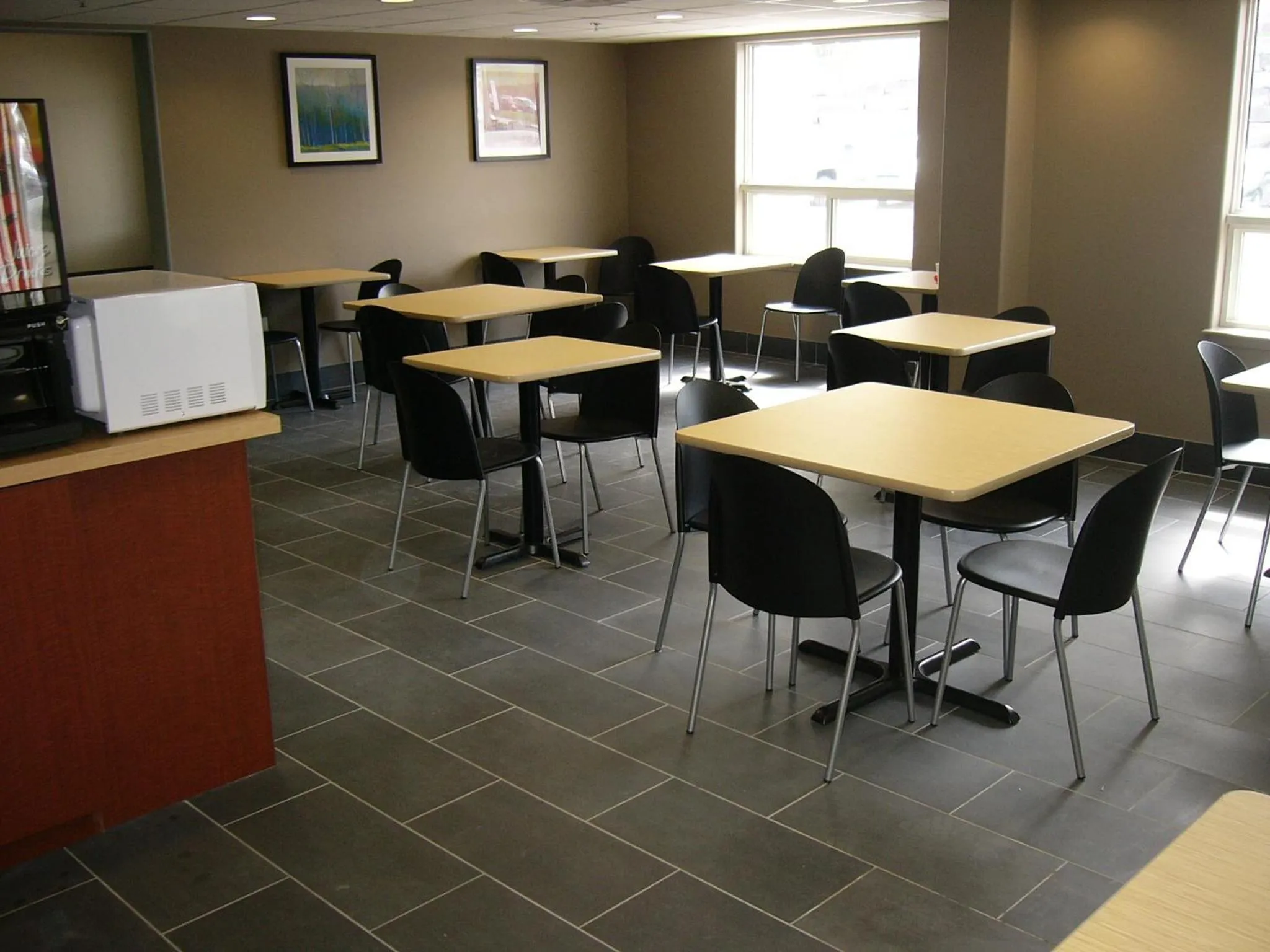 Restaurant/places to eat in Super 8 by Wyndham Peterborough