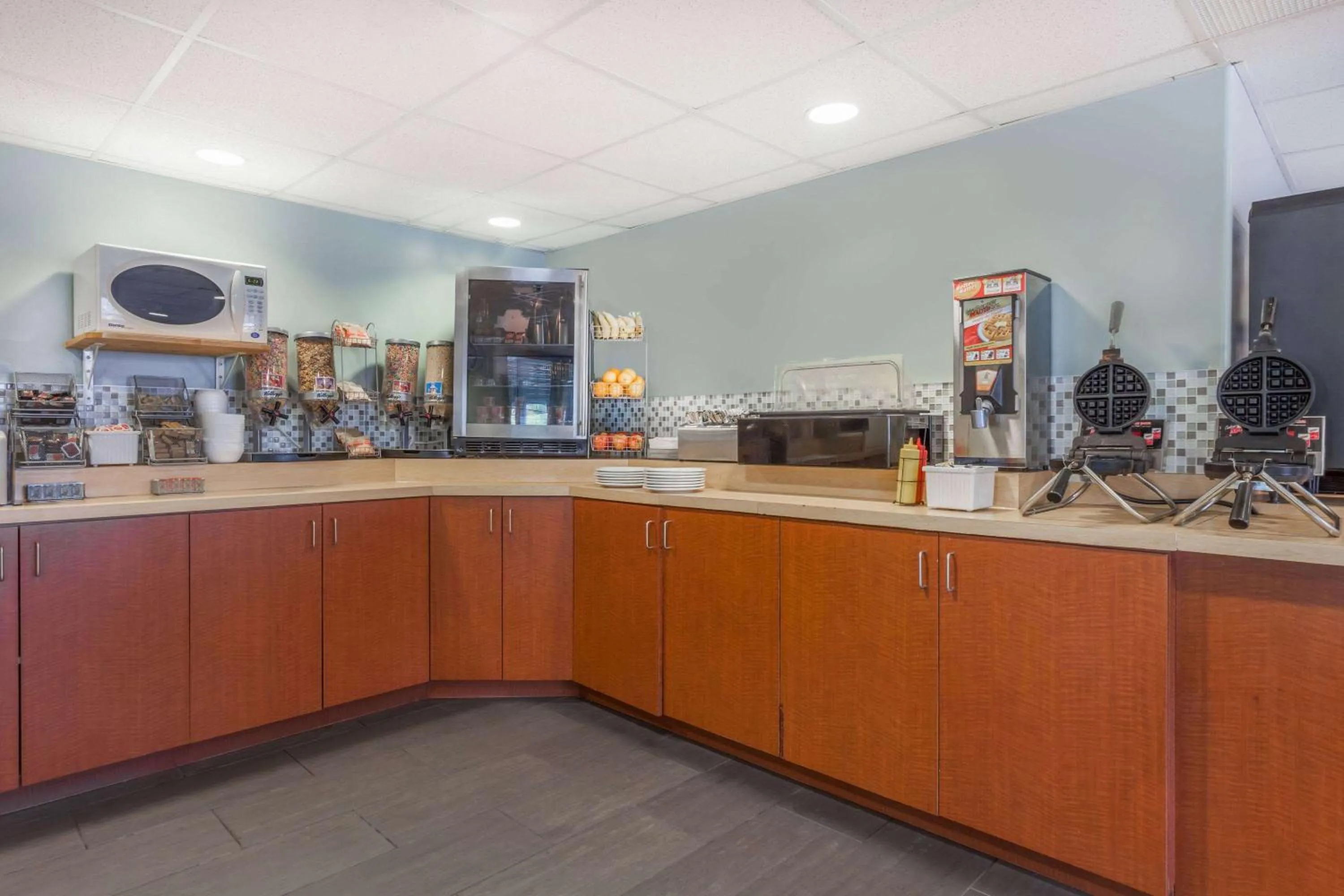 Breakfast in Super 8 by Wyndham Peterborough