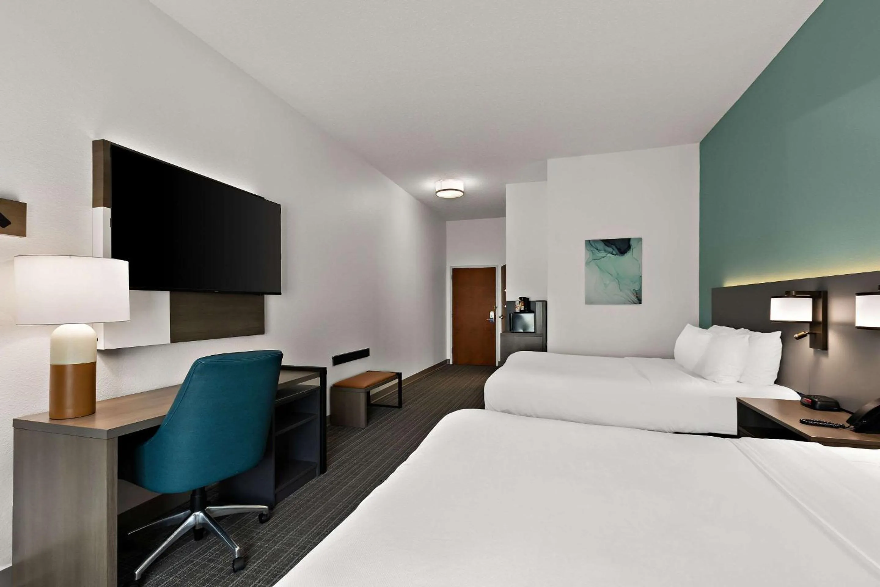 Bedroom, Bed in Comfort Inn Powell - Knoxville North