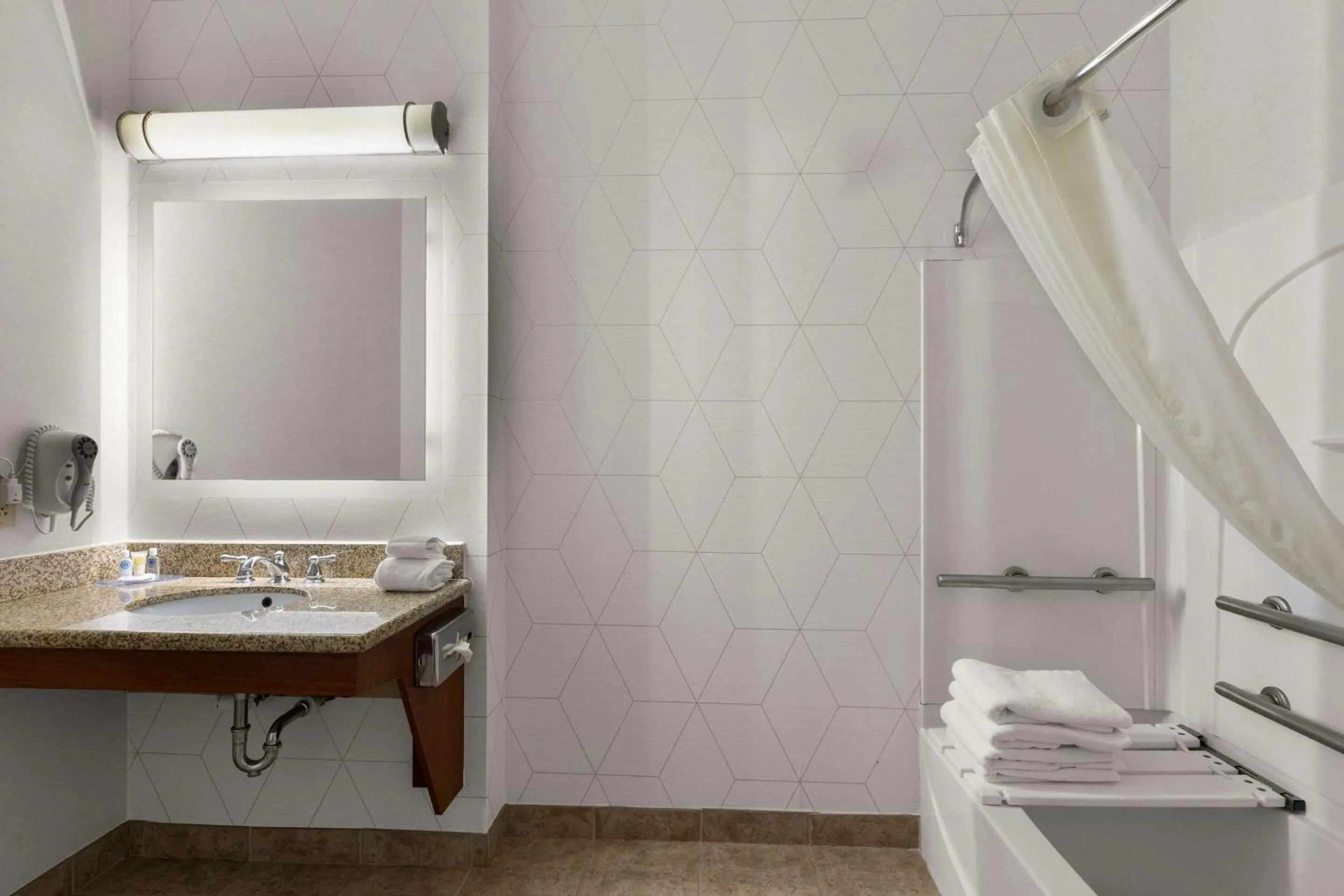 Bedroom in Comfort Inn Powell - Knoxville North