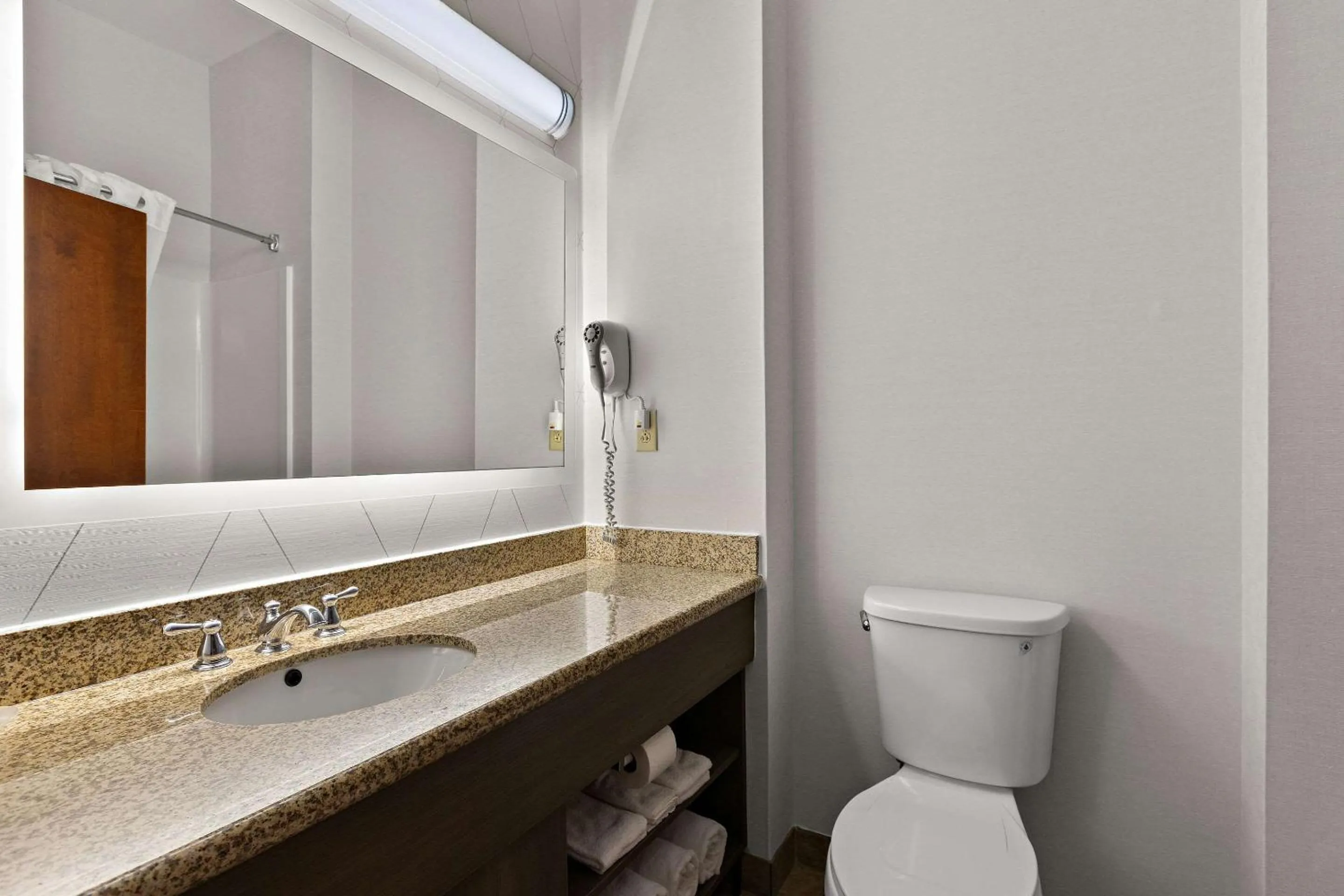 Bathroom in Comfort Inn Powell - Knoxville North