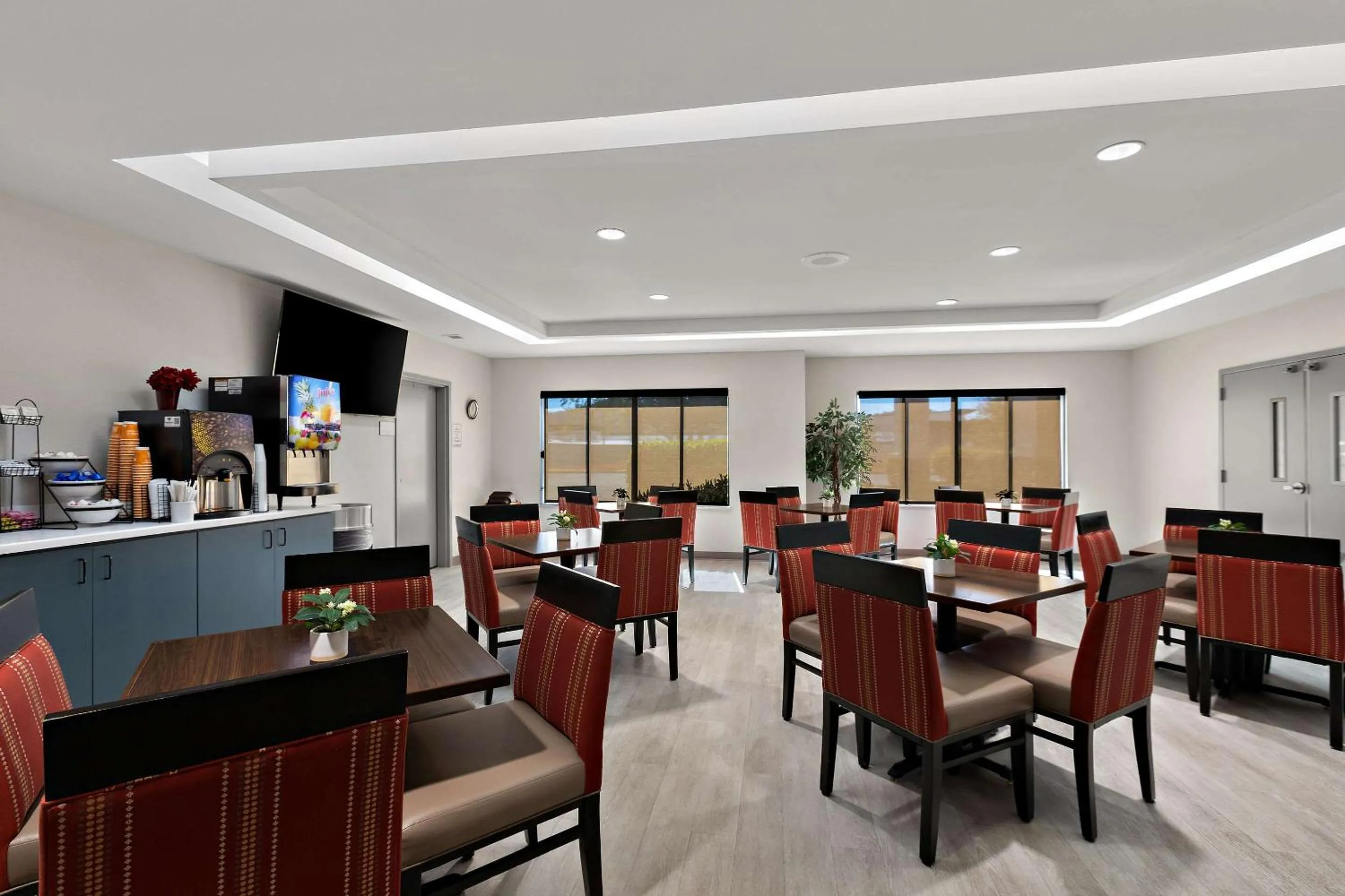 Breakfast in Comfort Inn Powell - Knoxville North