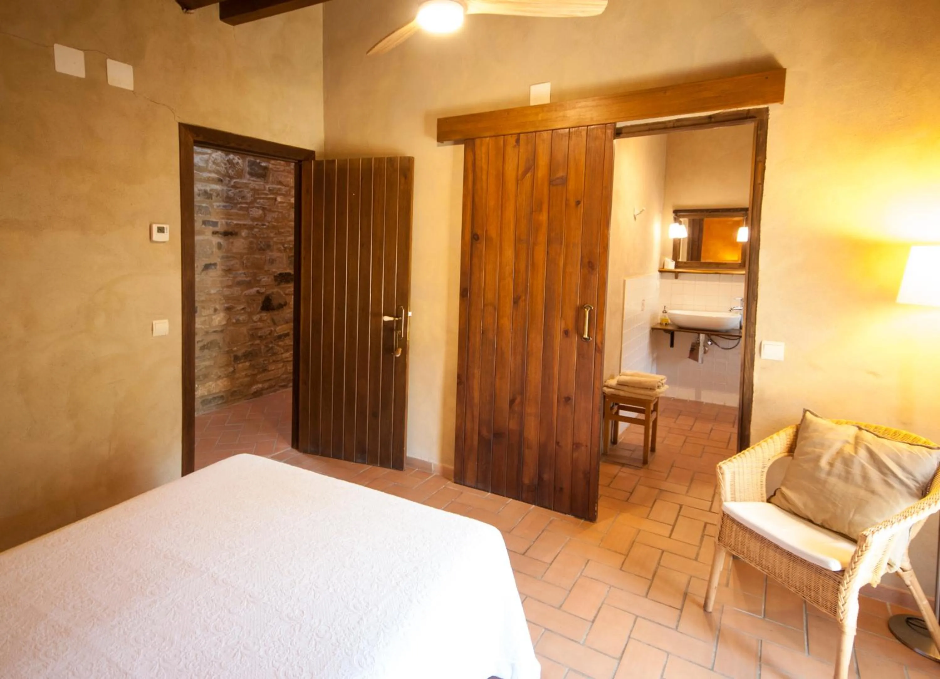 Photo of the whole room, Bed in O Chardinet d'a Formiga