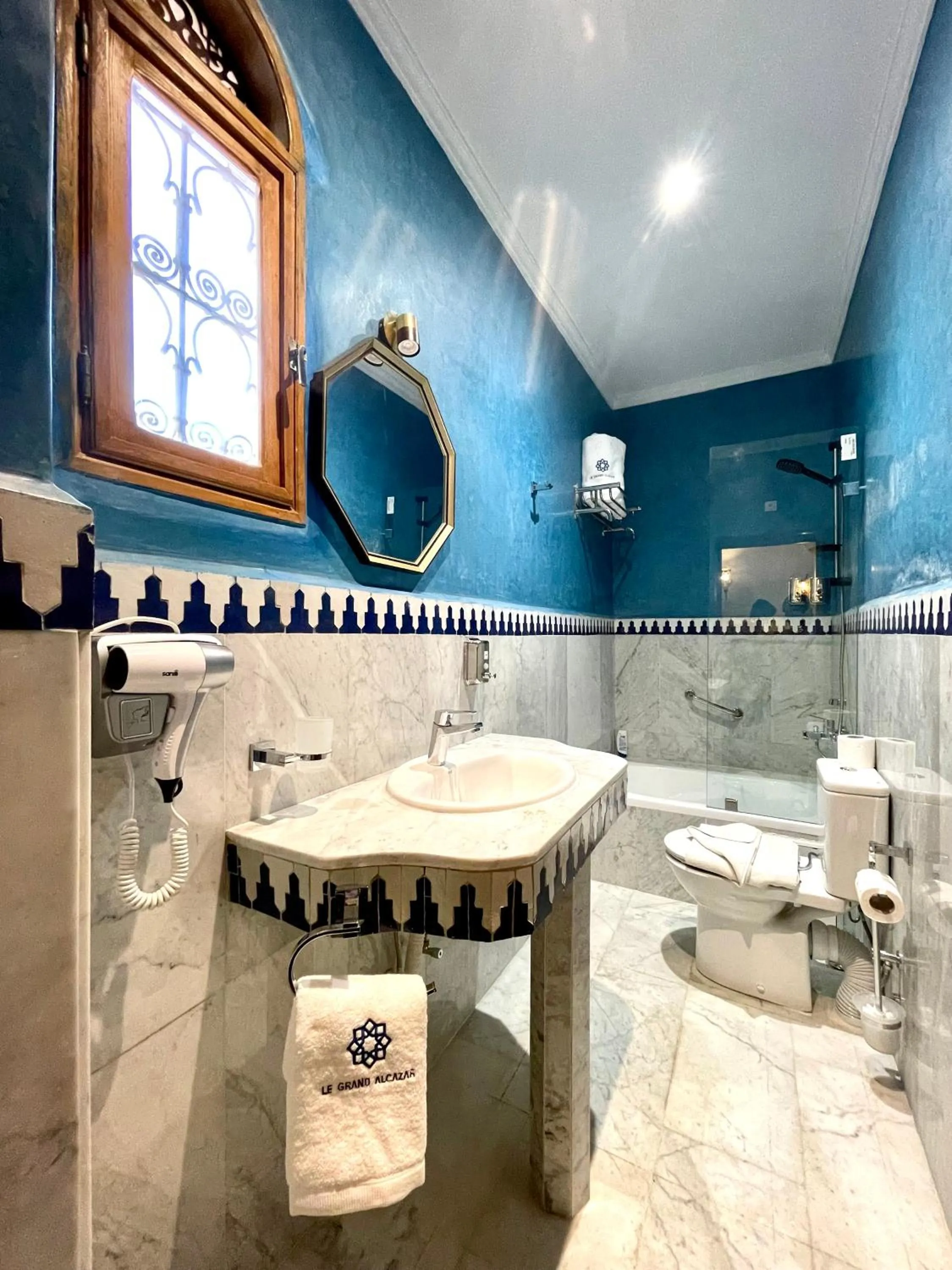 Shower in Le Grand Alcazar - Riad