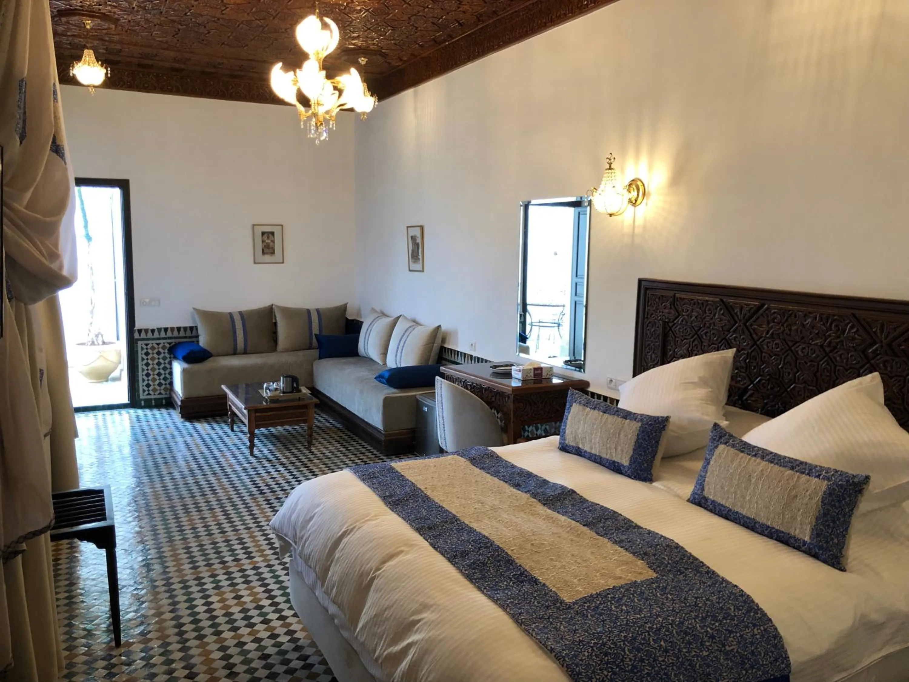 Living room, Bed in Le Grand Alcazar - Riad