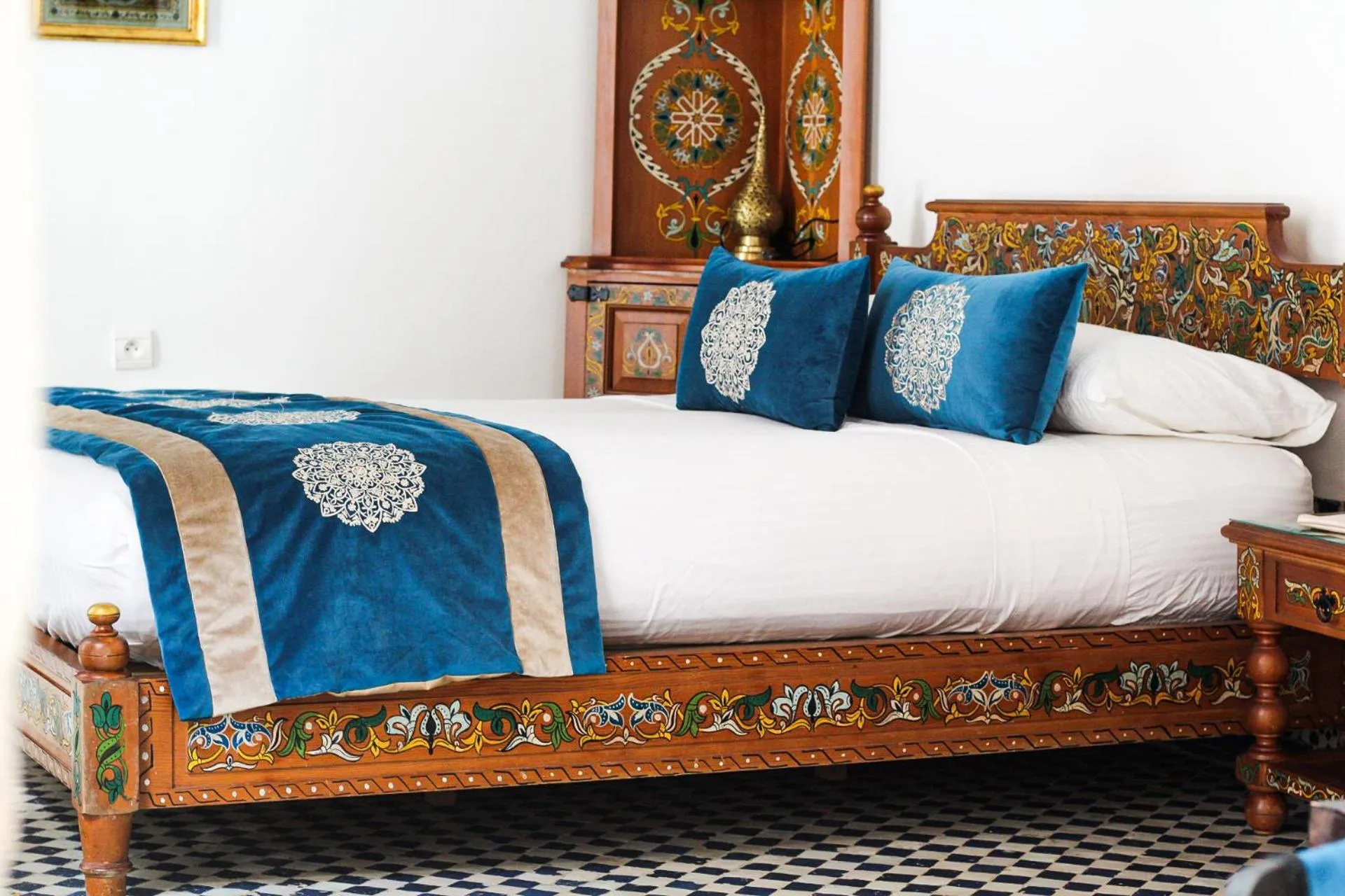 Bed in Le Grand Alcazar - Riad