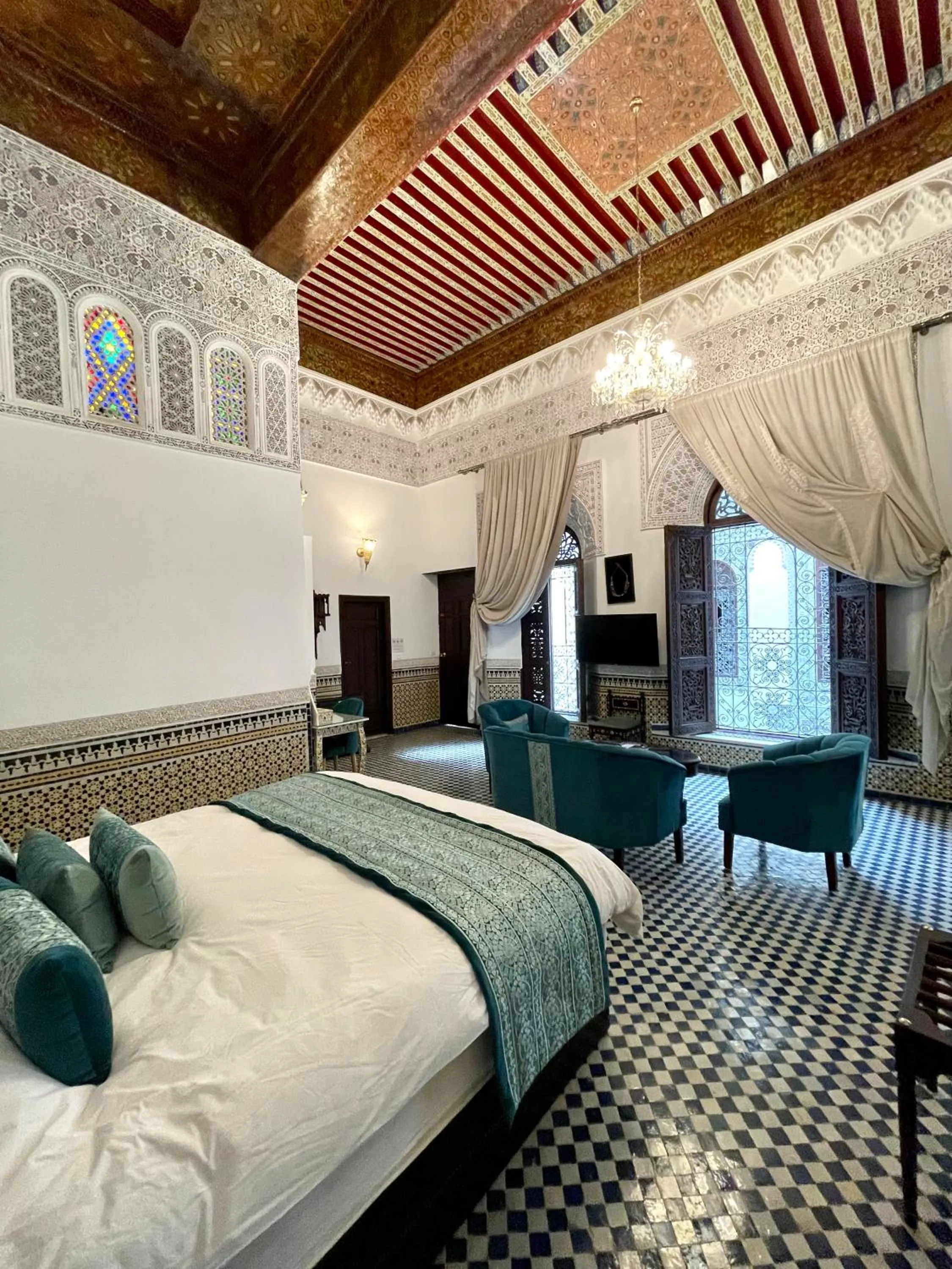 Bed in Le Grand Alcazar - Riad