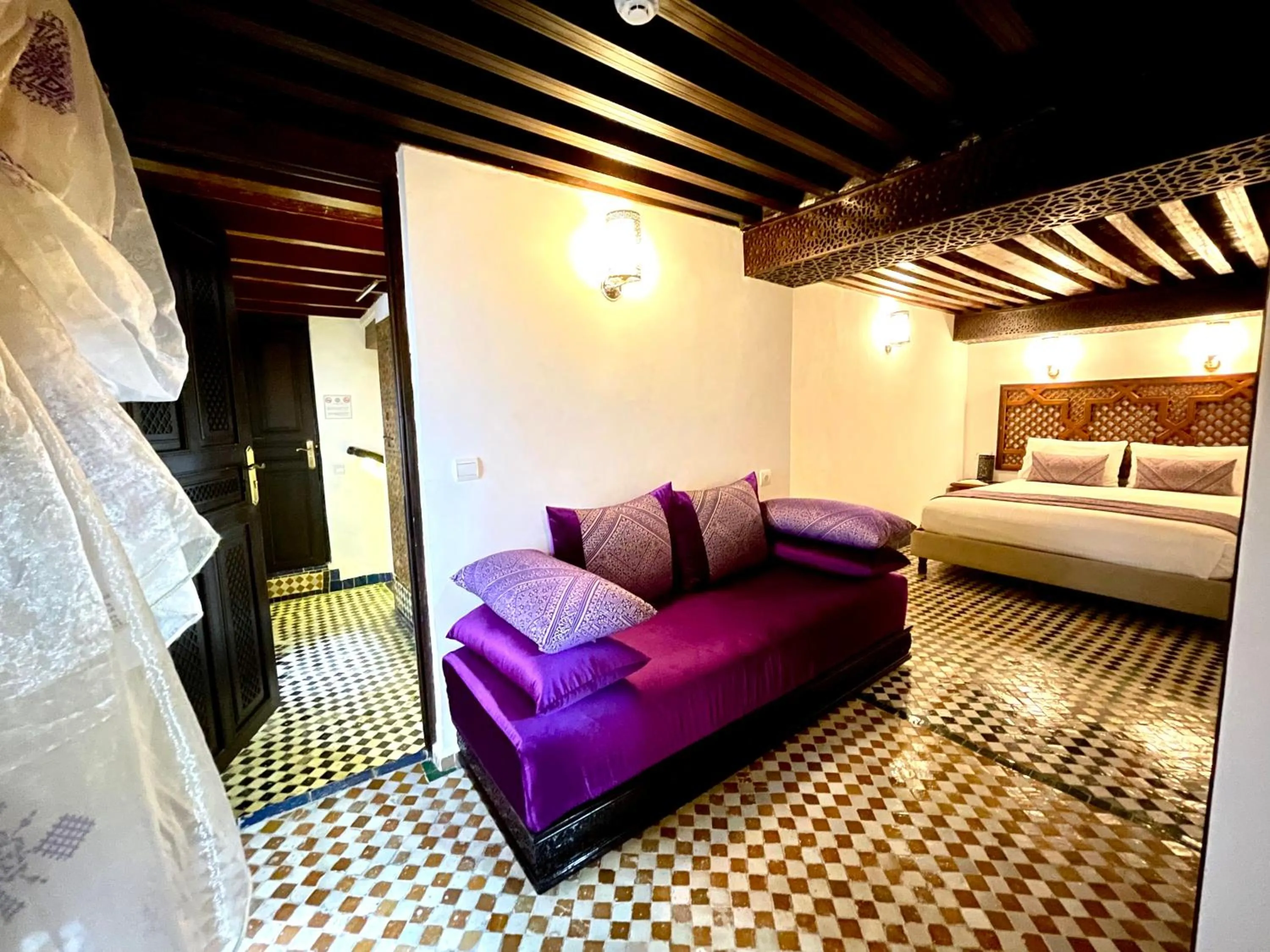 Living room, Bed in Le Grand Alcazar - Riad