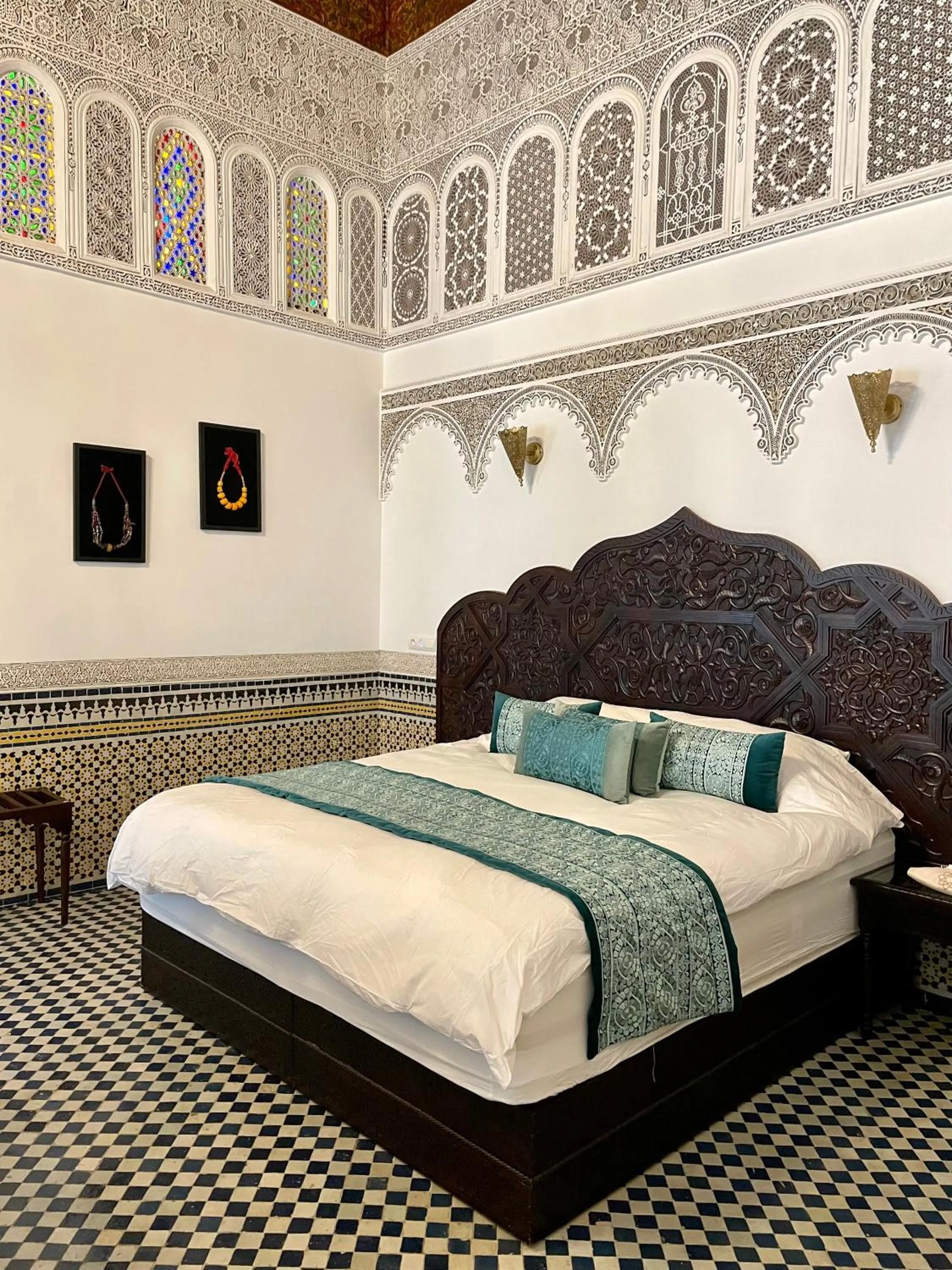 Bed in Le Grand Alcazar - Riad