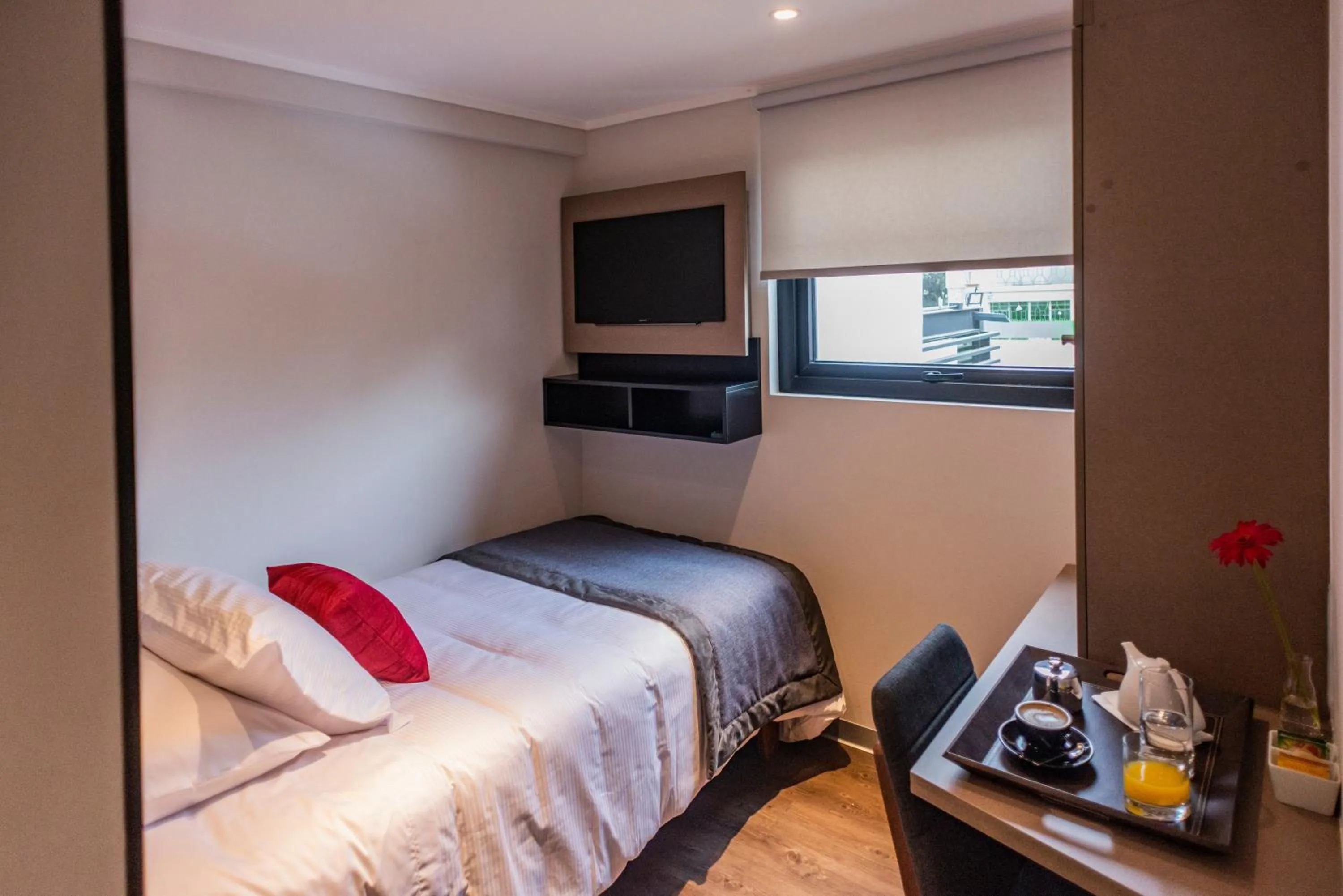 Coffee/tea facilities, Bed in Hotel H9