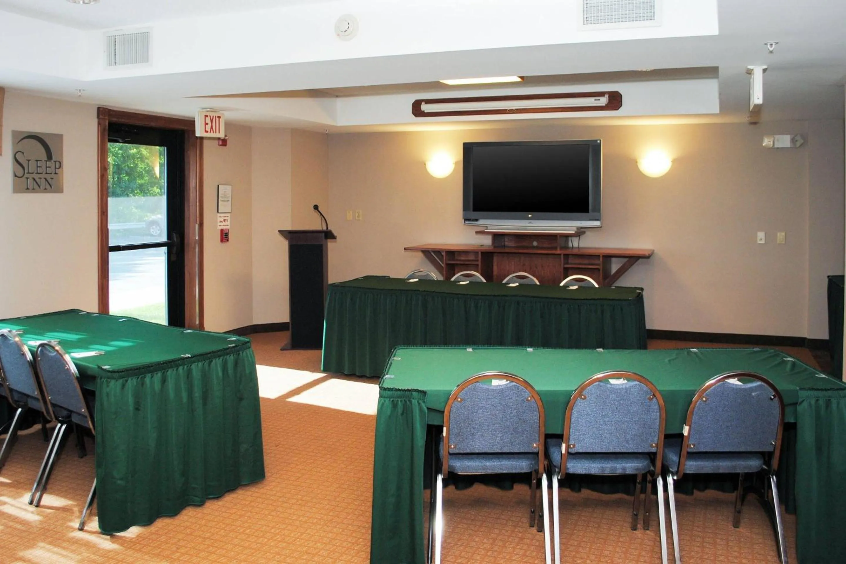 Meeting/conference room in Sleep Inn & Suites Queensbury - Lake George
