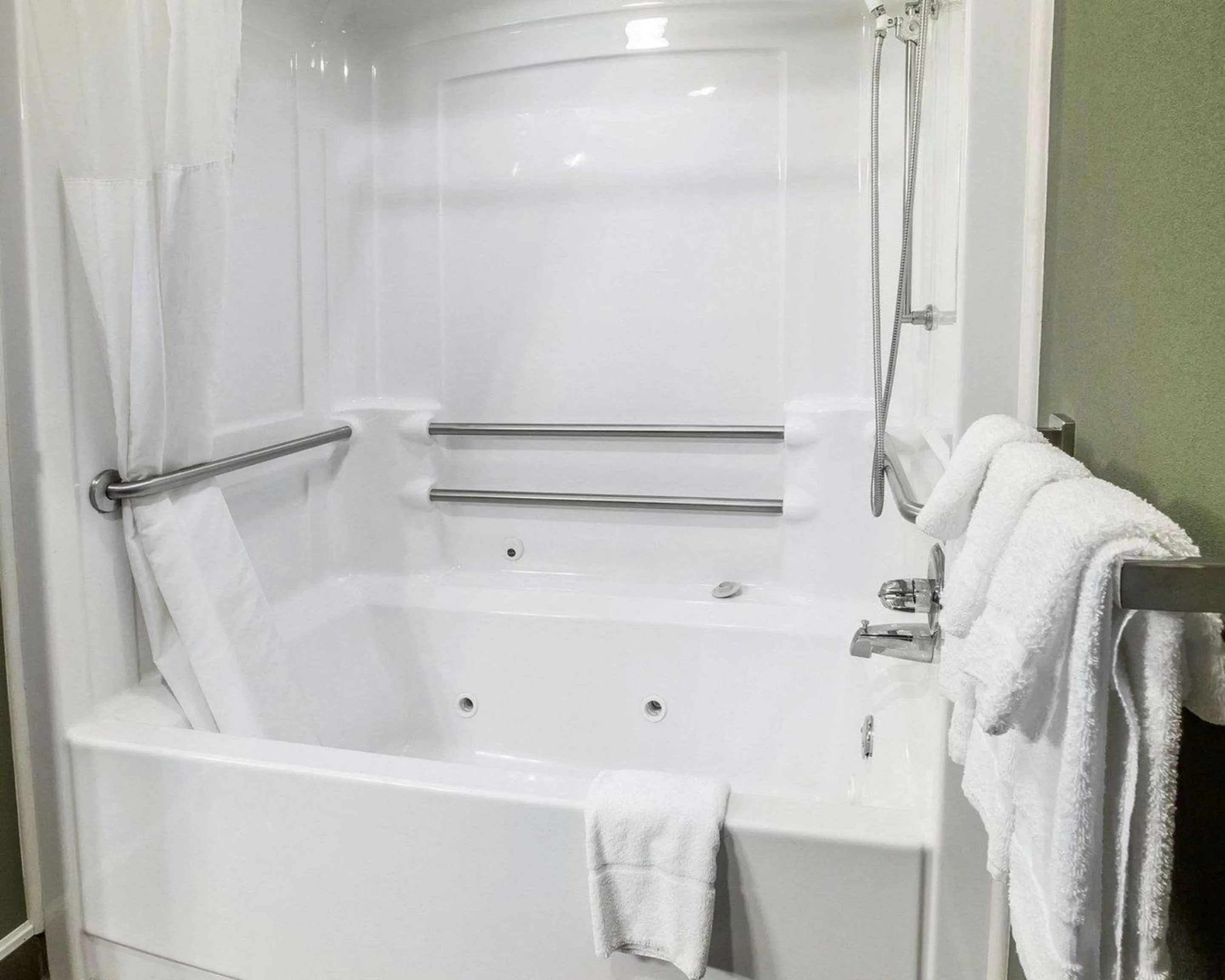 Bedroom in Sleep Inn & Suites Queensbury - Lake George