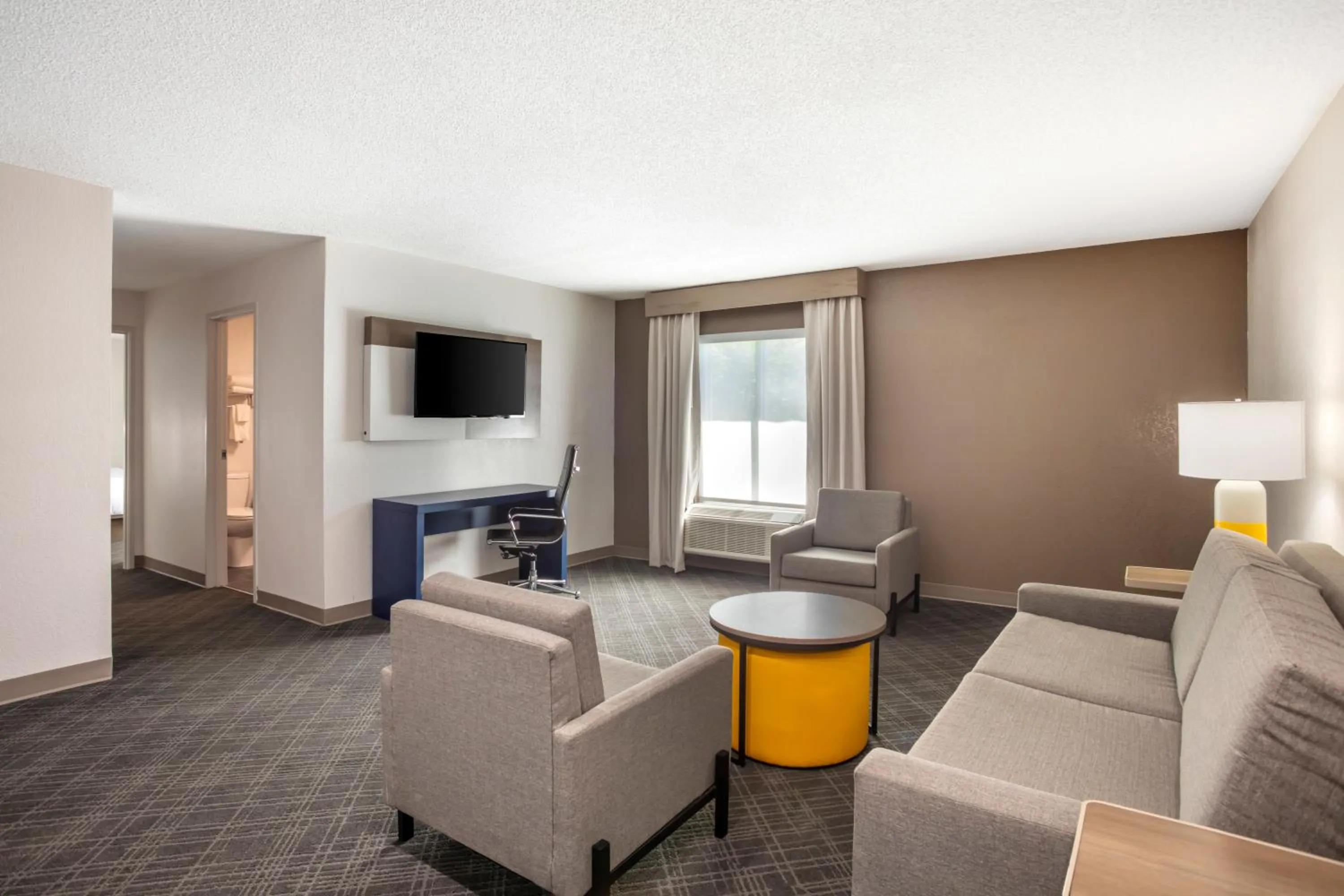 Living room in Comfort Suites Nashville Airport - BNA